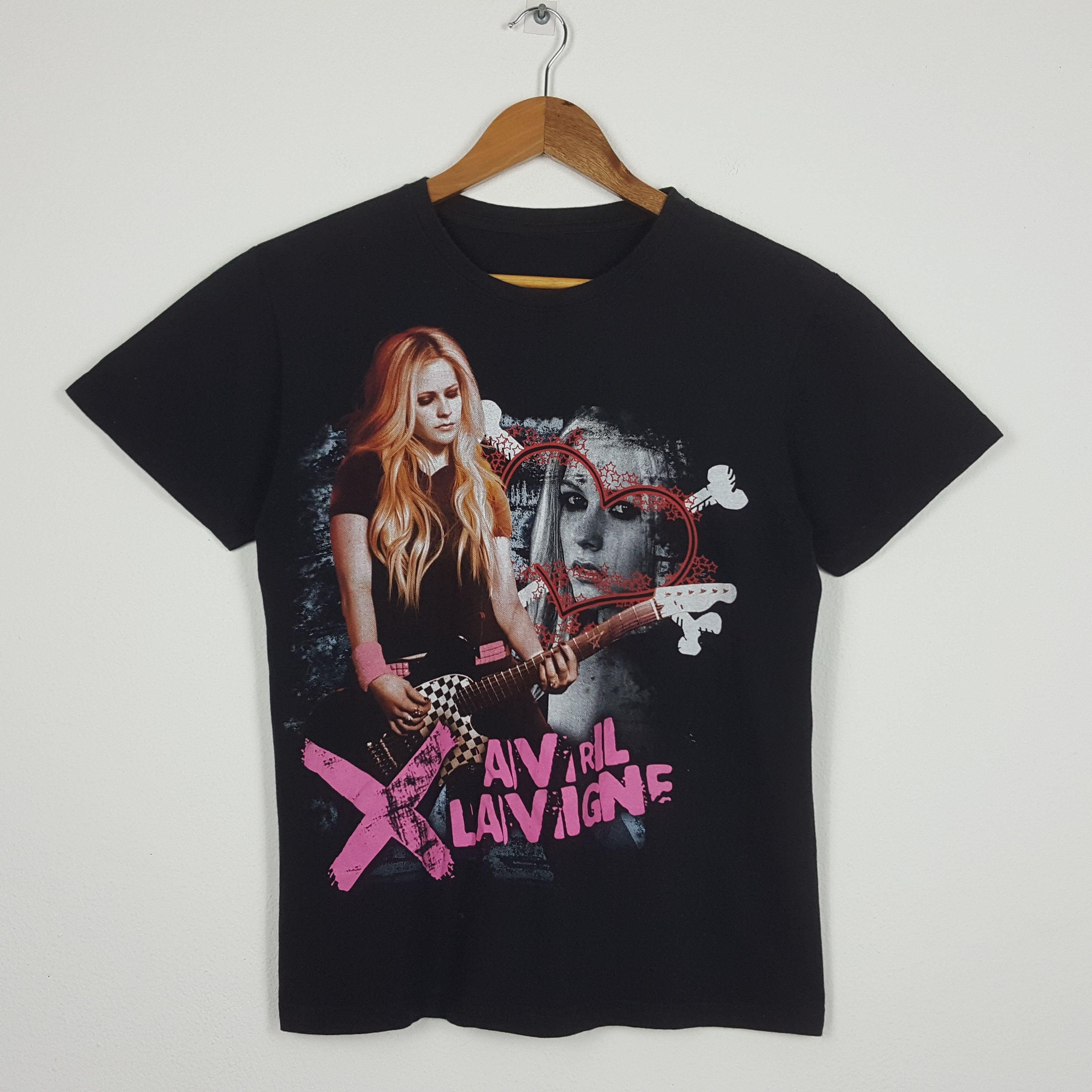 image of Rock Band x Tour Tee Vintage Avril Lavigne Canadian Singer Tour T-Shirt in Black, Men's (Size Small