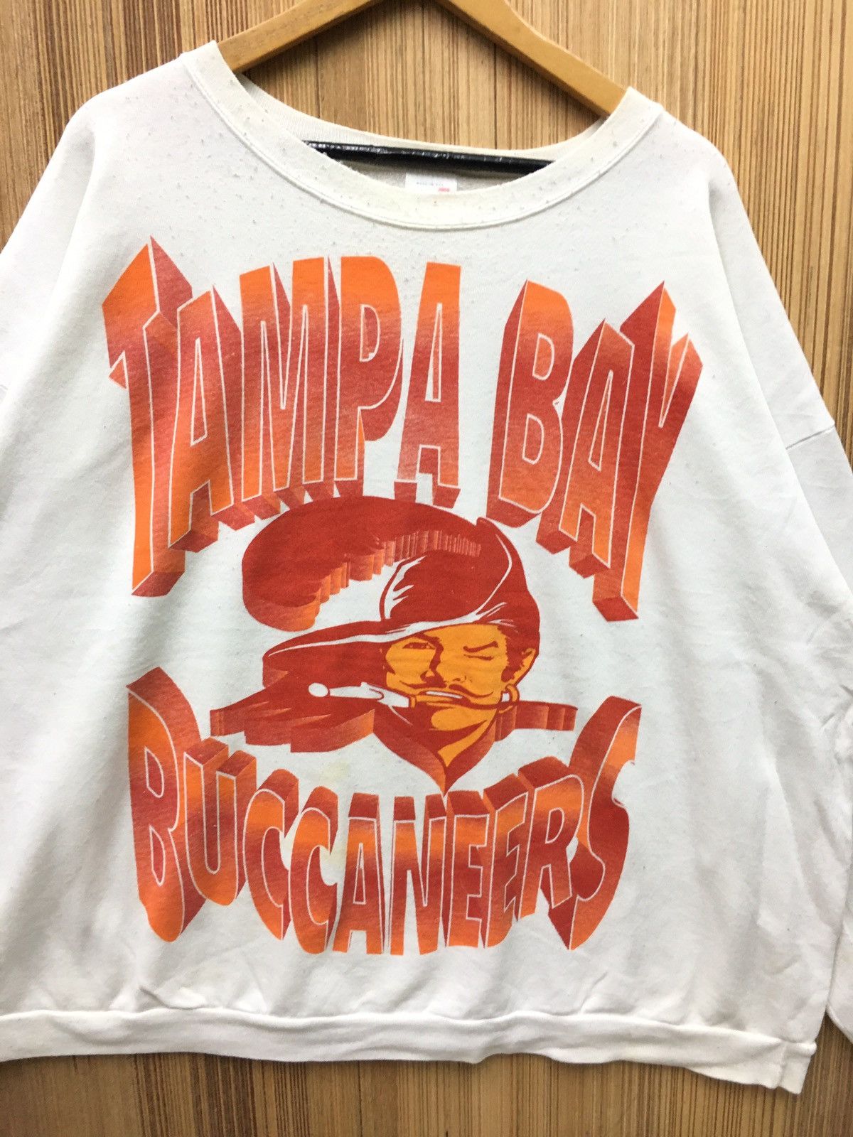 MLB × NFL × Vintage Vintage Tampa Bay Buccaneers NFL Football Team Sweatshirt Size US XXL / EU 58 / 5 - 3 Thumbnail