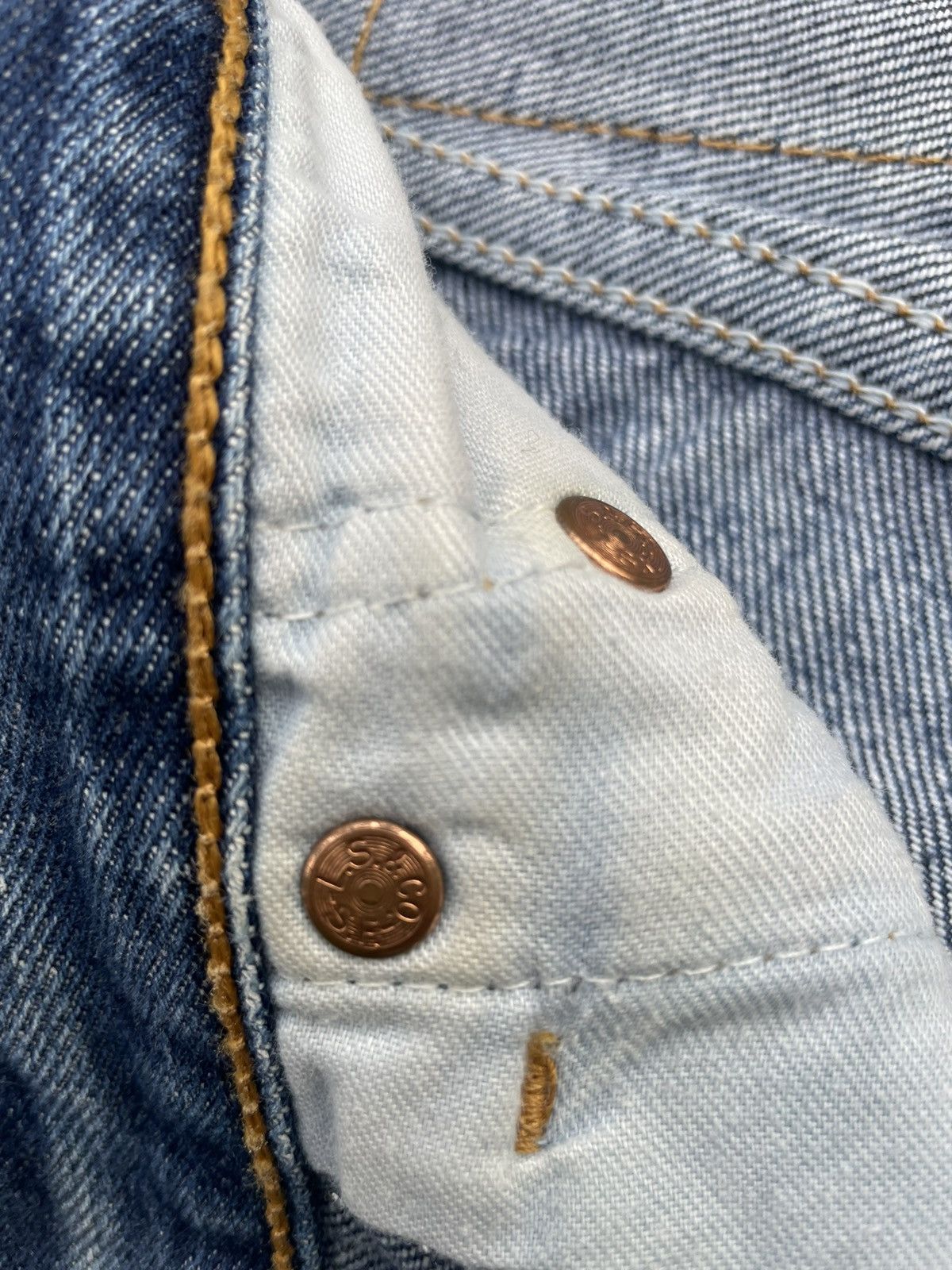 Levi's Levi’s 501 e 2001 Aging Distressed Denim Size US 31 - 17 Thumbnail