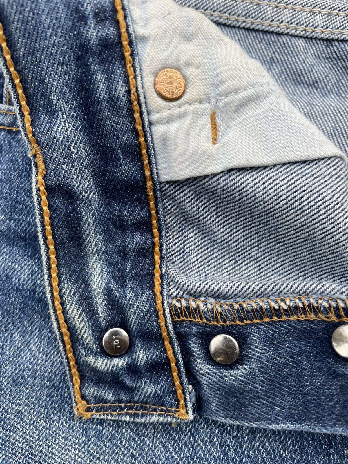 Levi's Levi’s 501 e 2001 Aging Distressed Denim Size US 31 - 19 Thumbnail
