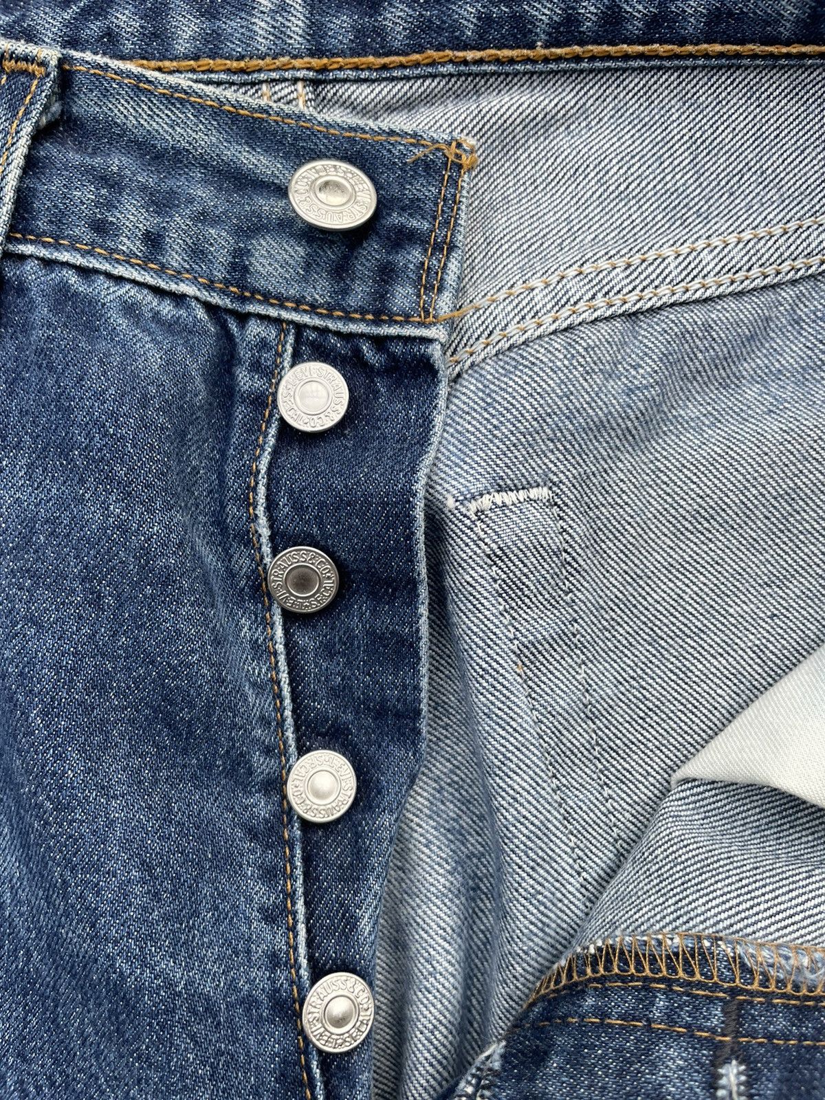Levi's Levi’s 501 e 2001 Aging Distressed Denim Size US 31 - 22 Thumbnail
