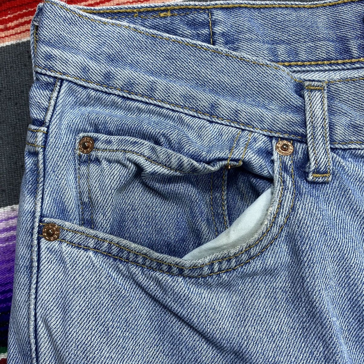 Levi's Vintage Levi’s 550 Washed Blue Distressed Denim Size US 37 - 5 Thumbnail