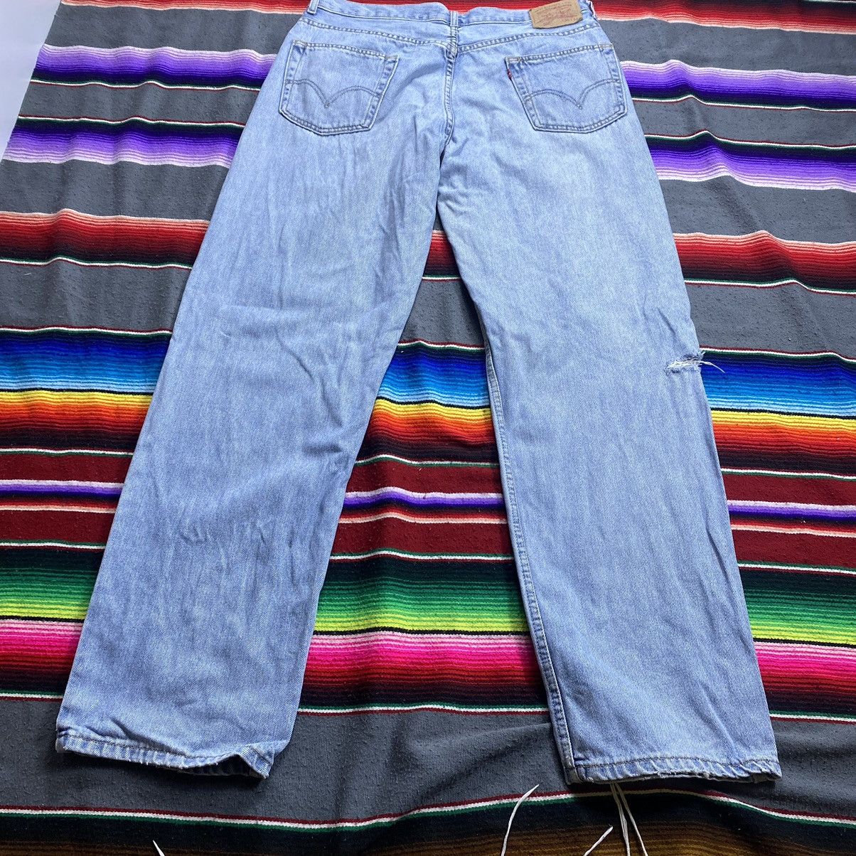 Levi's Vintage Levi’s 550 Washed Blue Distressed Denim Size US 37 - 13 Thumbnail
