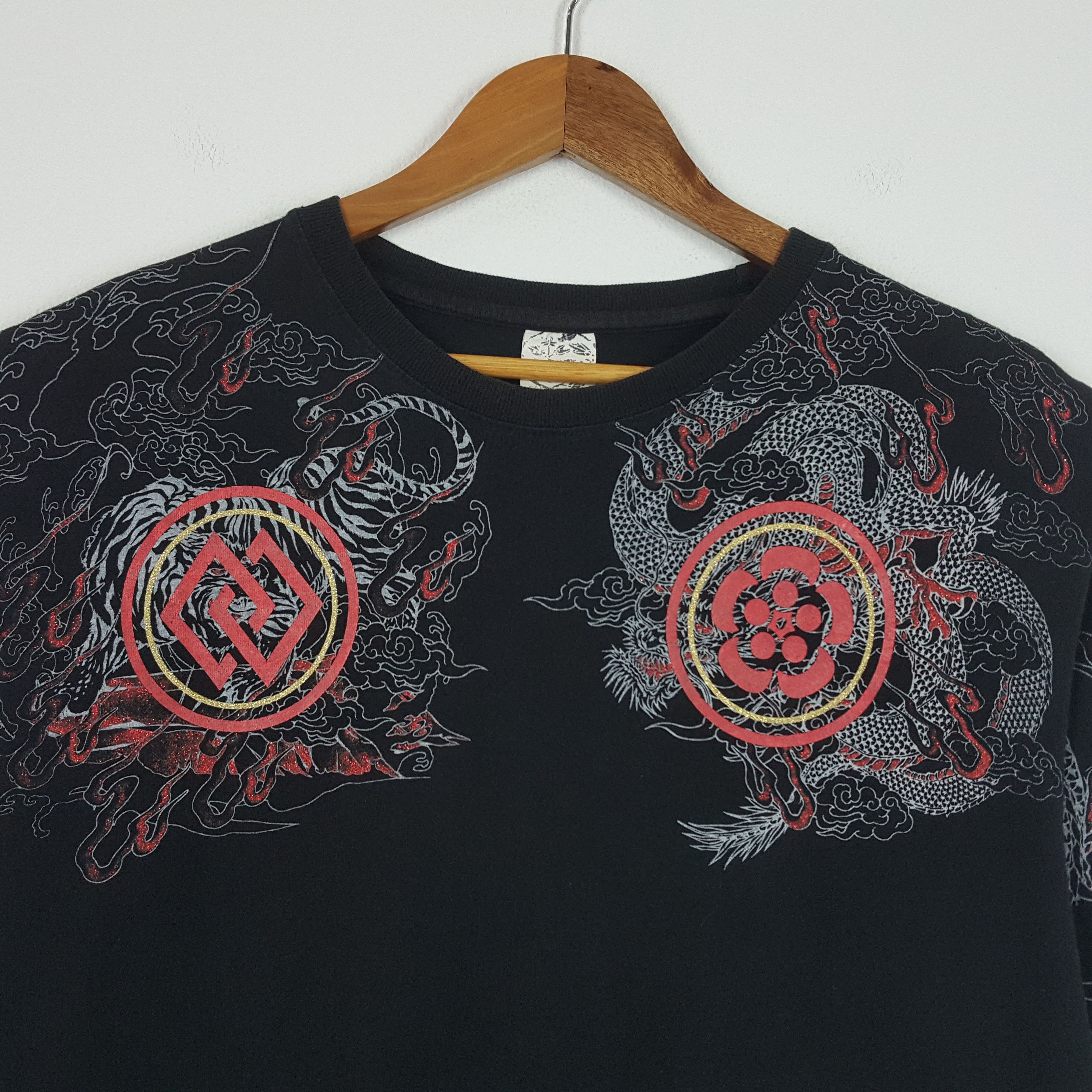Japanese Brand × Vintage Vintage Japanese Brand Full Print Dragon Tiger Design Tees Size US L / EU 52-54 / 3 - 6 Thumbnail