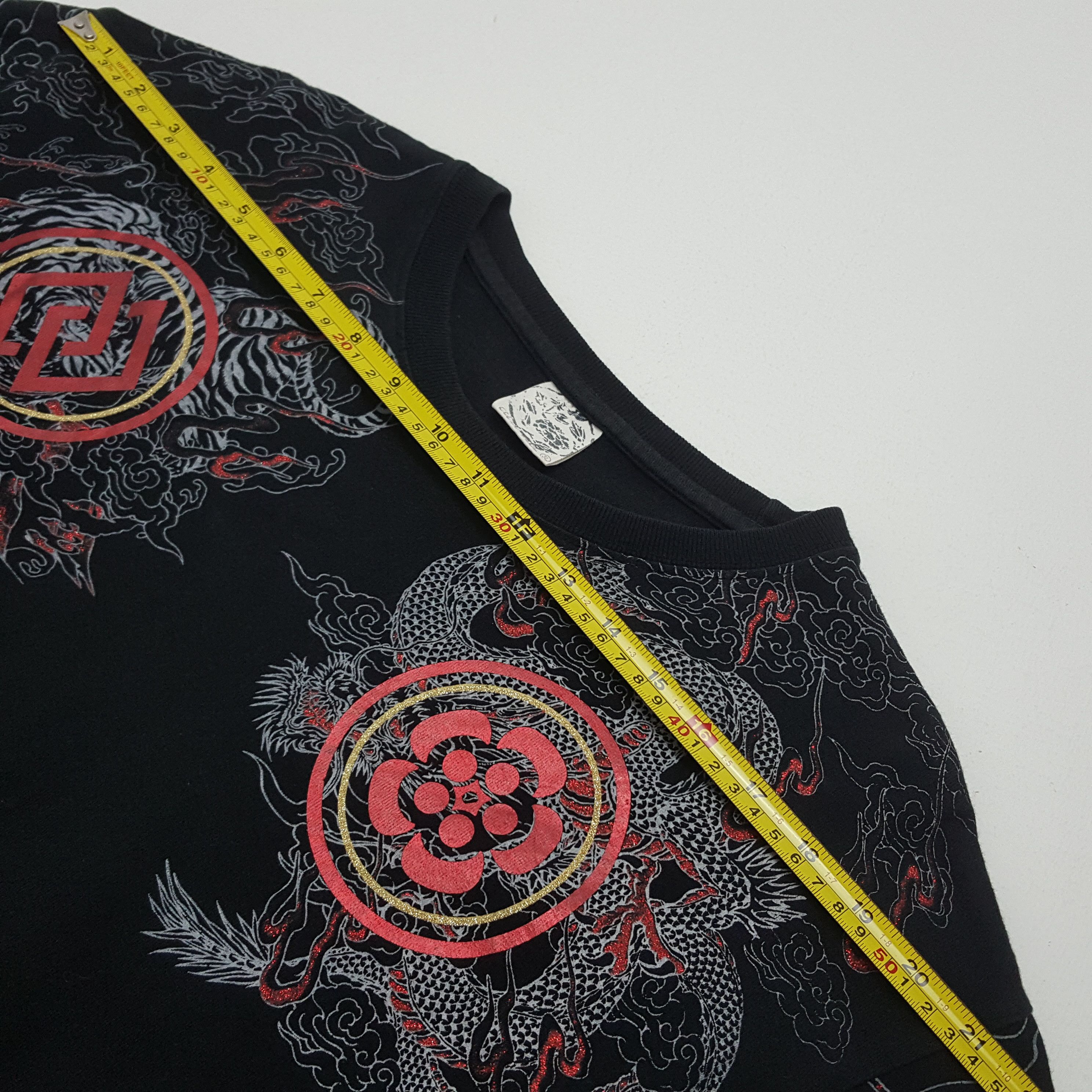 Japanese Brand × Vintage Vintage Japanese Brand Full Print Dragon Tiger Design Tees Size US L / EU 52-54 / 3 - 8 Thumbnail