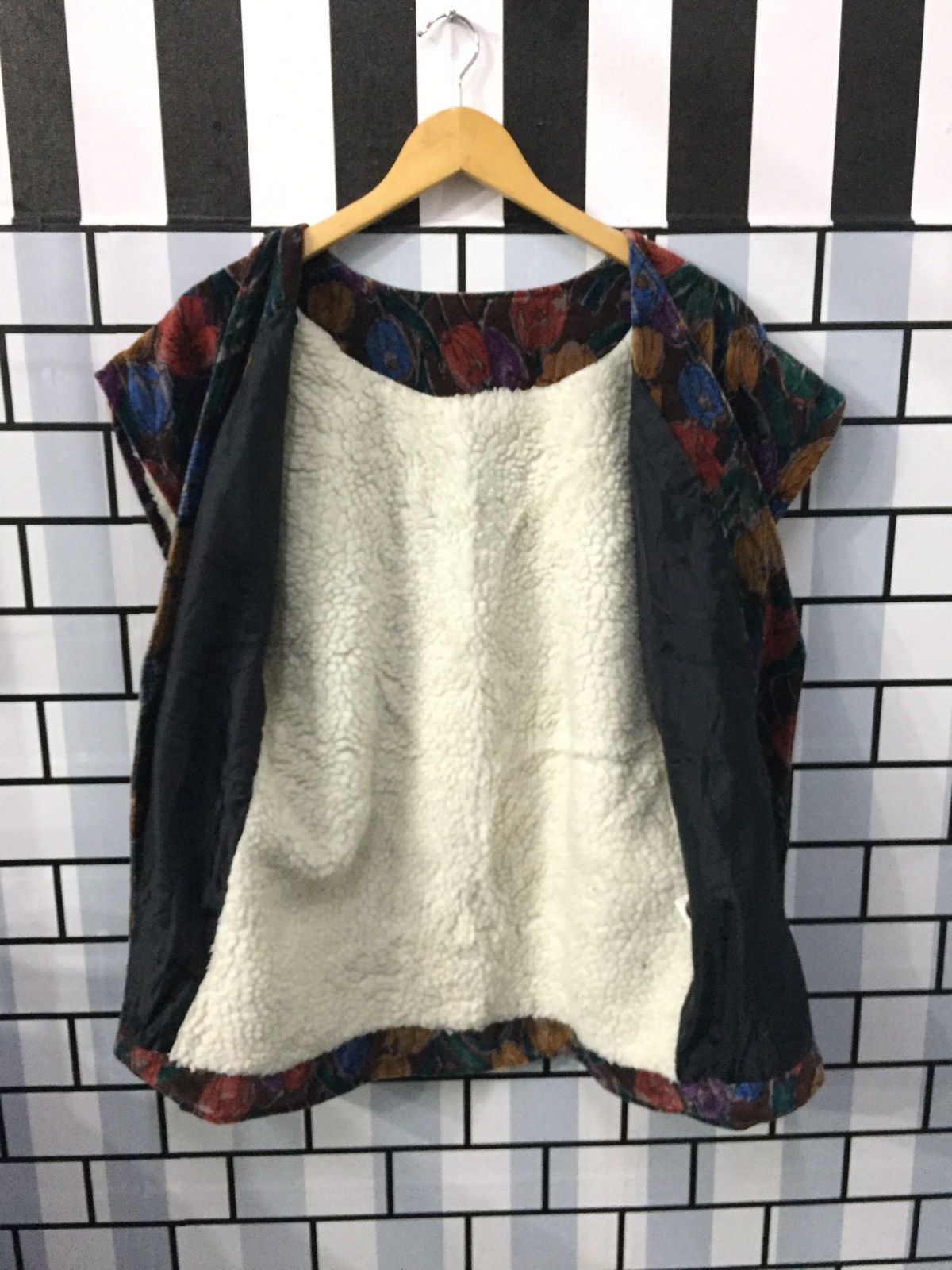 Japanese Brand Floral vest Japanese art velvet Sherpa Size US M / EU 48-50 / 2 - 5 Thumbnail