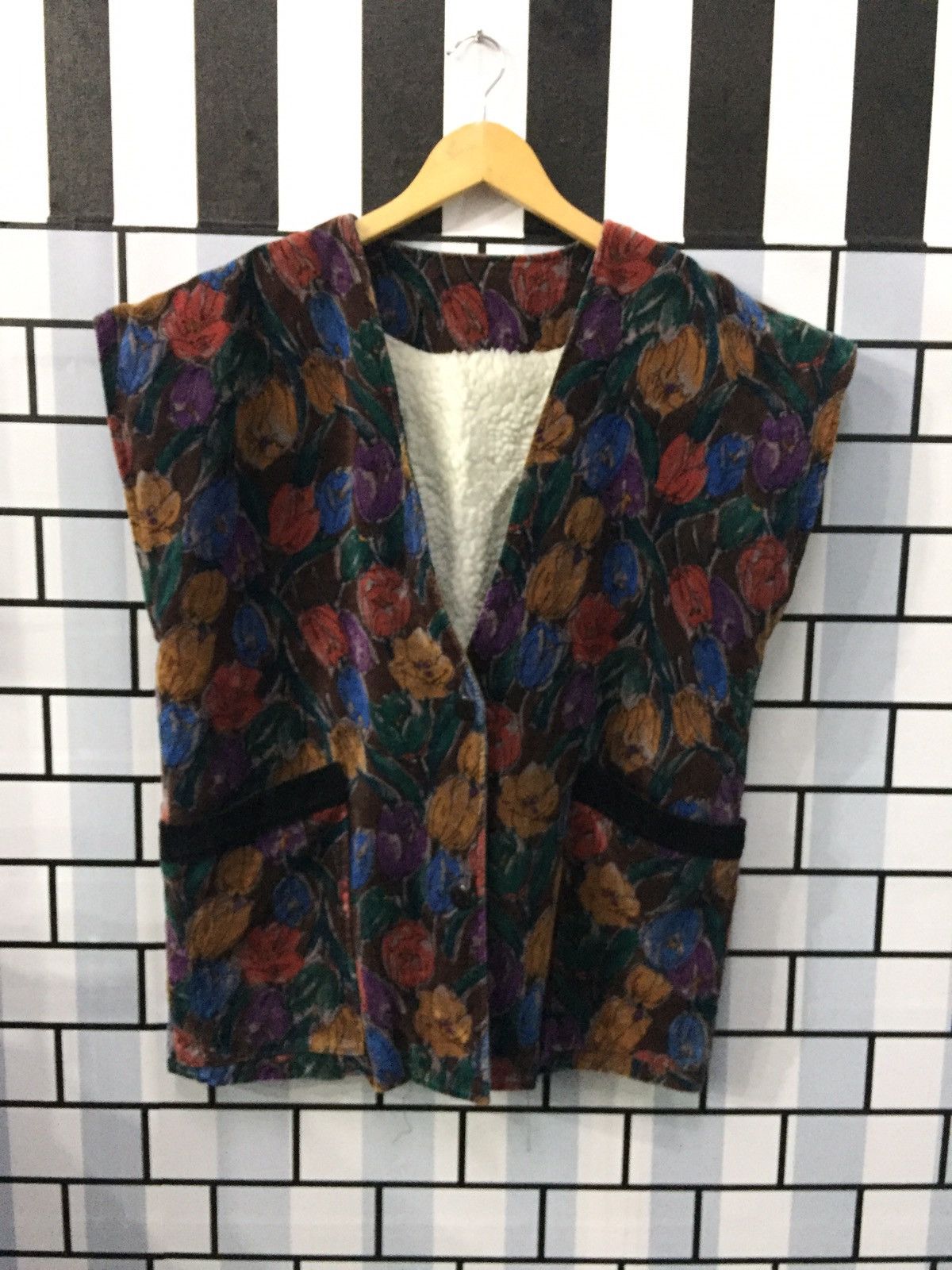 Japanese Brand Floral vest Japanese art velvet Sherpa Size US M / EU 48-50 / 2 - 1 Thumbnail