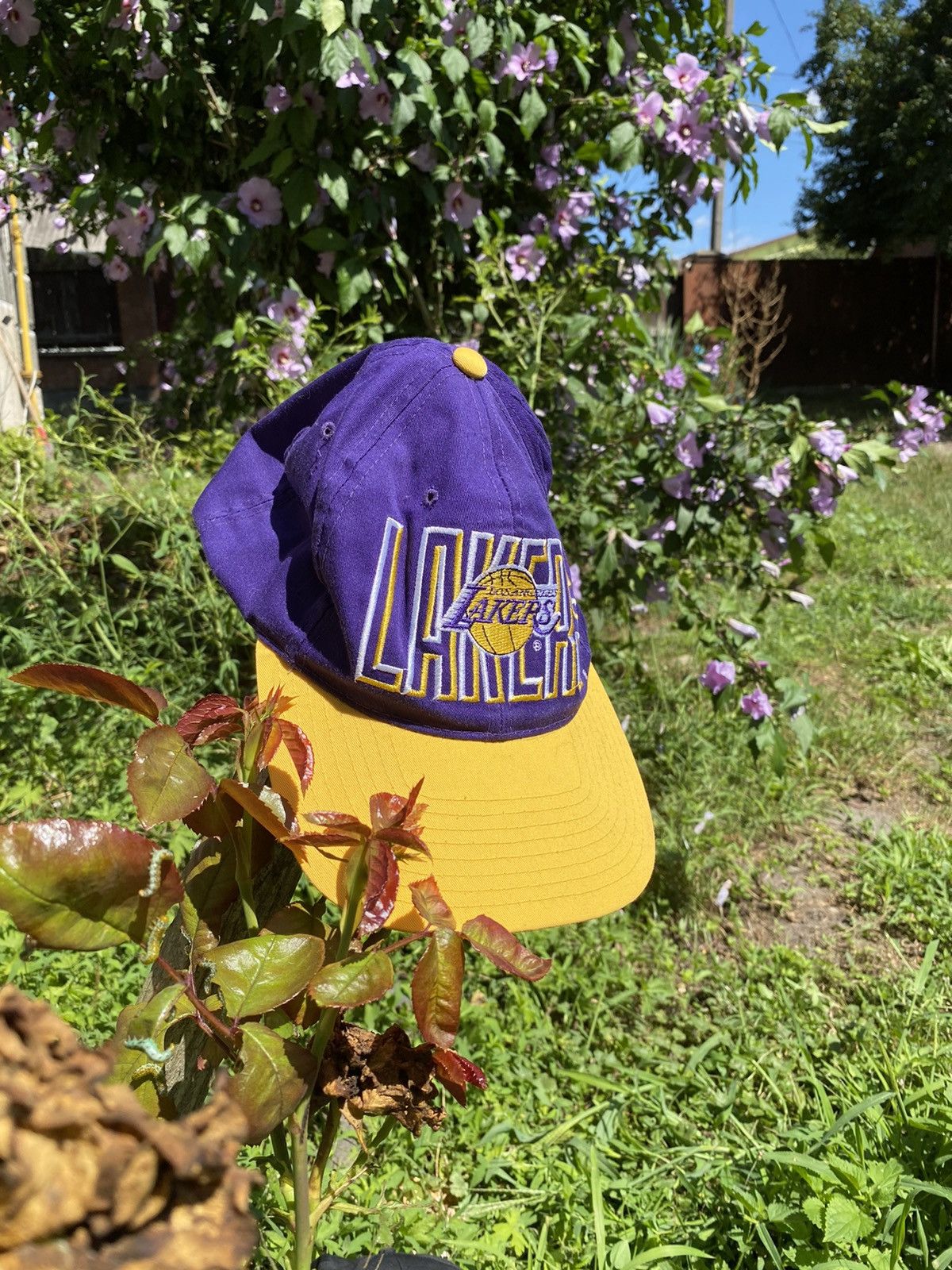 NBA × Vintage Vintage 90s L.A. Lakers NBA Trucker Cap Kobe Bryant Os Size ONE SIZE - 2 Thumbnail