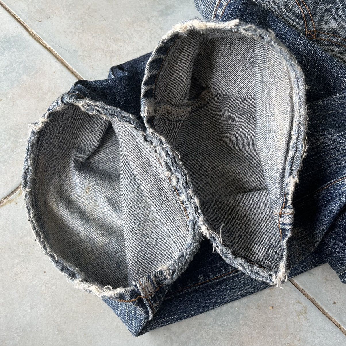Levi's × Levi's Vintage Clothing Vintage Levis 559 Distressed Faded Blue Baggy Jeans Size US 34 / EU 50 - 12 Thumbnail