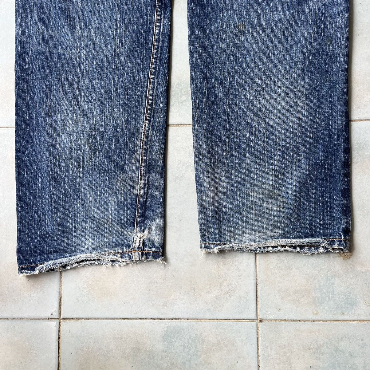 Levi's × Levi's Vintage Clothing Vintage Levis 559 Distressed Faded Blue Baggy Jeans Size US 34 / EU 50 - 10 Thumbnail