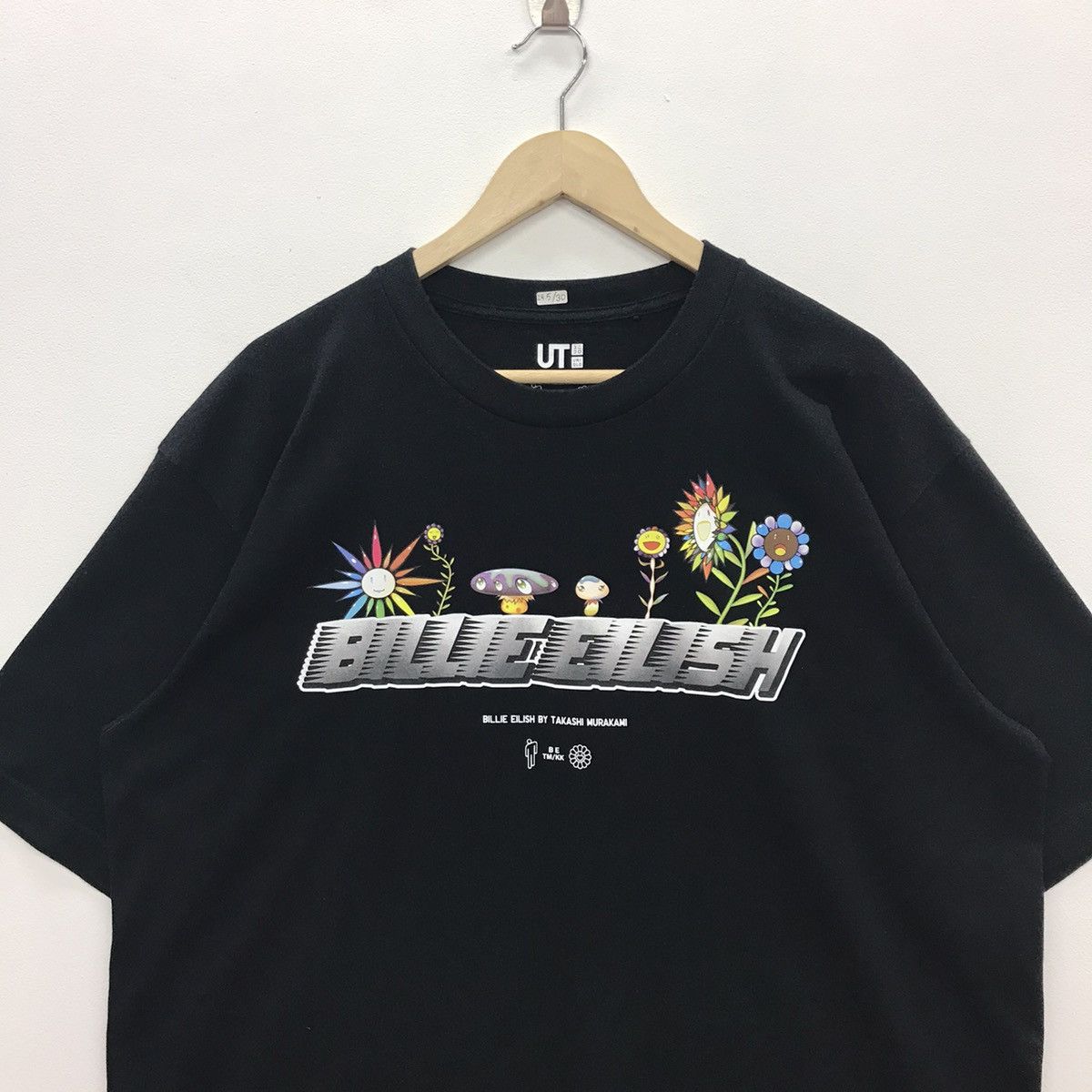 Billie Eilish × Takashi Murakami × Uniqlo Rare!!Uniqlo X Billie Eilish X TakashiMurakami Spellout Tee Size US XL / EU 56 / 4 - 2 Thumbnail