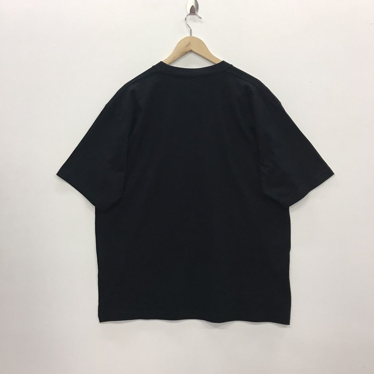 Billie Eilish × Takashi Murakami × Uniqlo Rare!!Uniqlo X Billie Eilish X TakashiMurakami Spellout Tee Size US XL / EU 56 / 4 - 8 Thumbnail