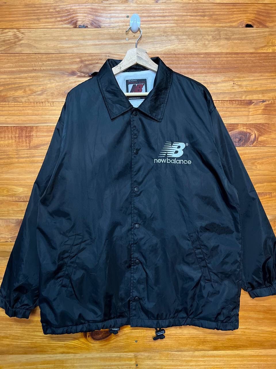 image of New Balance Boston Spellout Coach Jacket in Black, Men's (Size Medium)