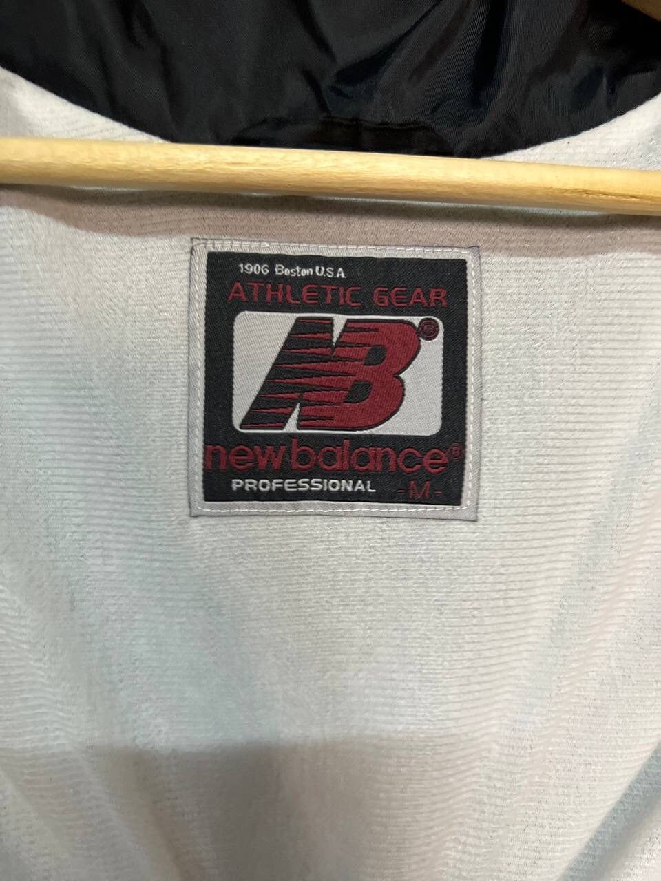 New Balance NEW BALANCE BOSTON SPELLOUT COACH JACKET Size US M / EU 48-50 / 2 - 9 Thumbnail