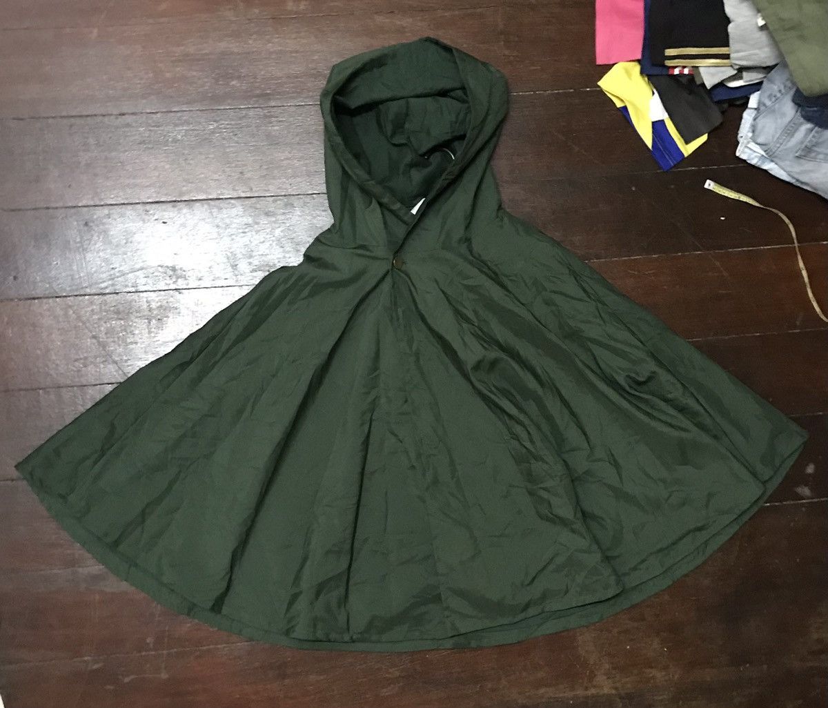 Anime × Japanese Brand × Universal Studios Attack of titan capes by universal studios one size Size US L / EU 52-54 / 3 - 4 Thumbnail