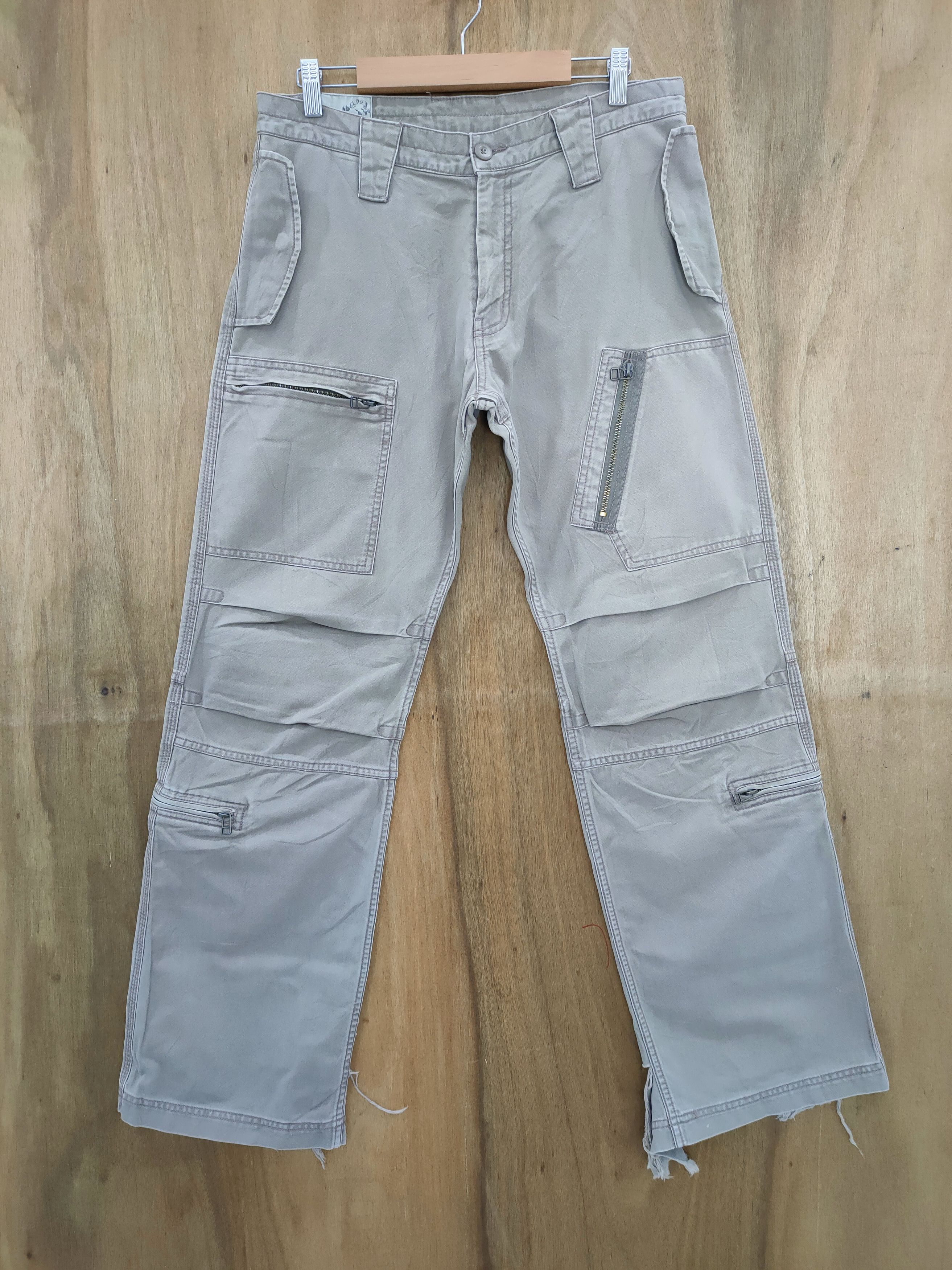 image of Vintage Free Gate Distressed Cargo Pants in Grey, Men's (Size 32)