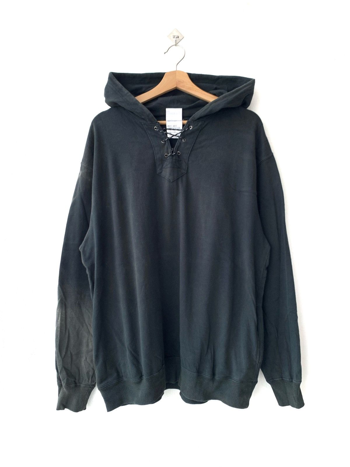 Japanese Brand Vintage Sunfaded Masterpiece Pullover Hoodies Size US L / EU 52-54 / 3 - 1 Thumbnail
