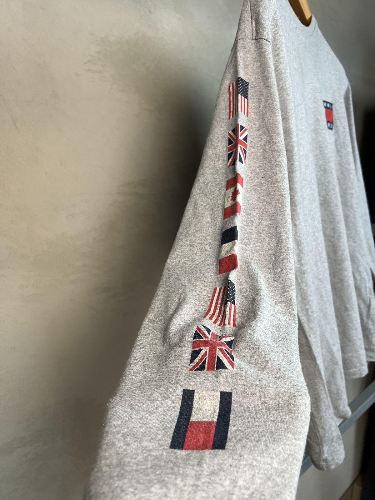 Tommy Hilfiger × Tommy Jeans Tommy Jeans Flag 🇺🇸 🇬🇧 🇨🇦 long sleeve shirt Size US L / EU 52-54 / 3 - 6 Thumbnail