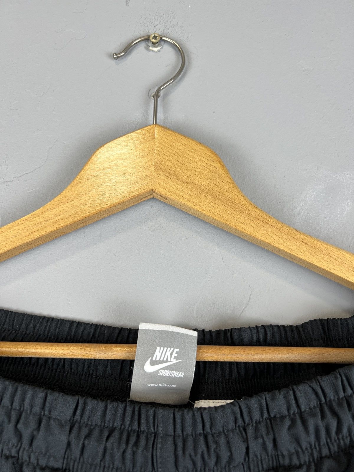 Vintage Vintage NIKE AIR nylon drill pants all black big logo y2k Size US 38 / EU 54 - 6 Thumbnail