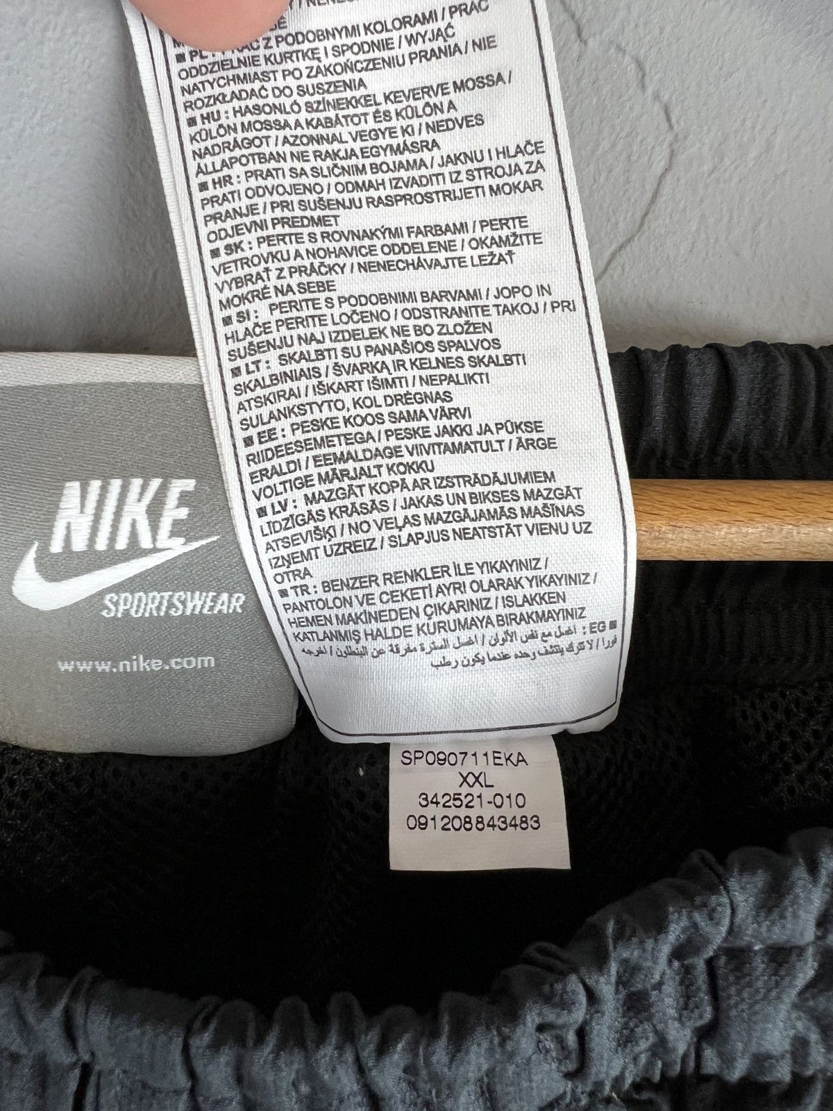 Vintage Vintage NIKE AIR nylon drill pants all black big logo y2k Size US 38 / EU 54 - 8 Thumbnail