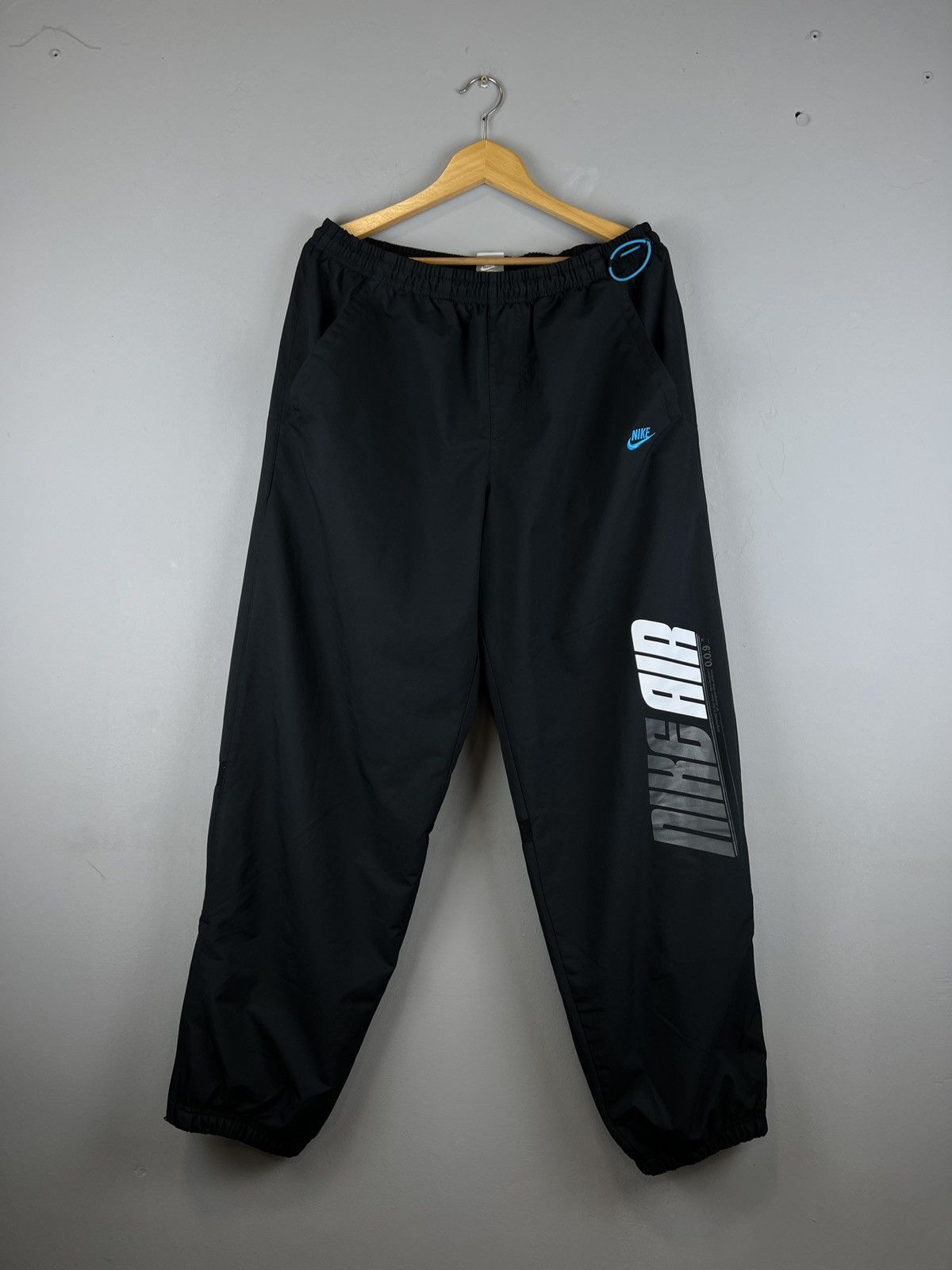 Vintage Vintage NIKE AIR nylon drill pants all black big logo y2k Size US 38 / EU 54 - 2 Thumbnail
