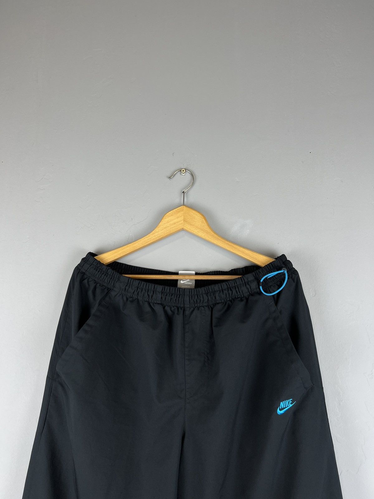 Vintage Vintage NIKE AIR nylon drill pants all black big logo y2k Size US 38 / EU 54 - 4 Thumbnail