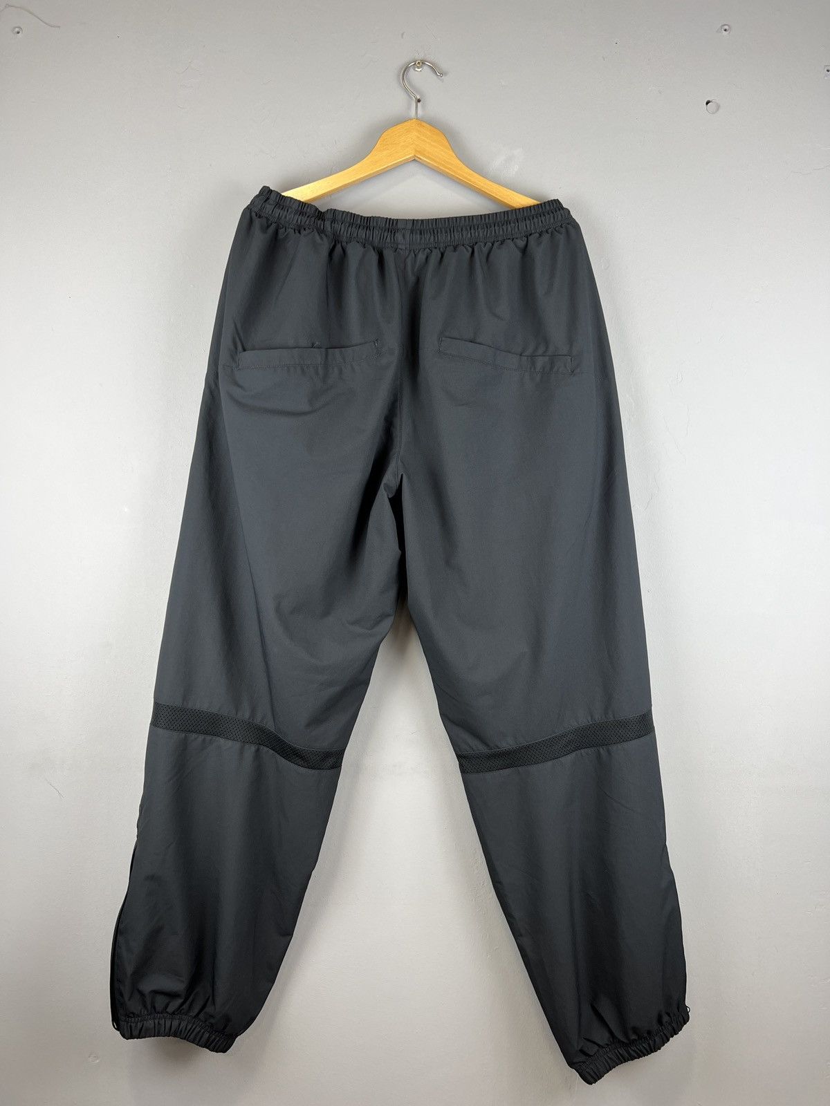 Vintage Vintage NIKE AIR nylon drill pants all black big logo y2k Size US 38 / EU 54 - 14 Thumbnail