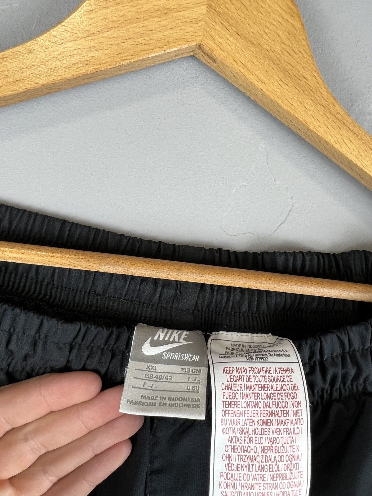 Vintage Vintage NIKE AIR nylon drill pants all black big logo y2k Size US 38 / EU 54 - 9 Thumbnail