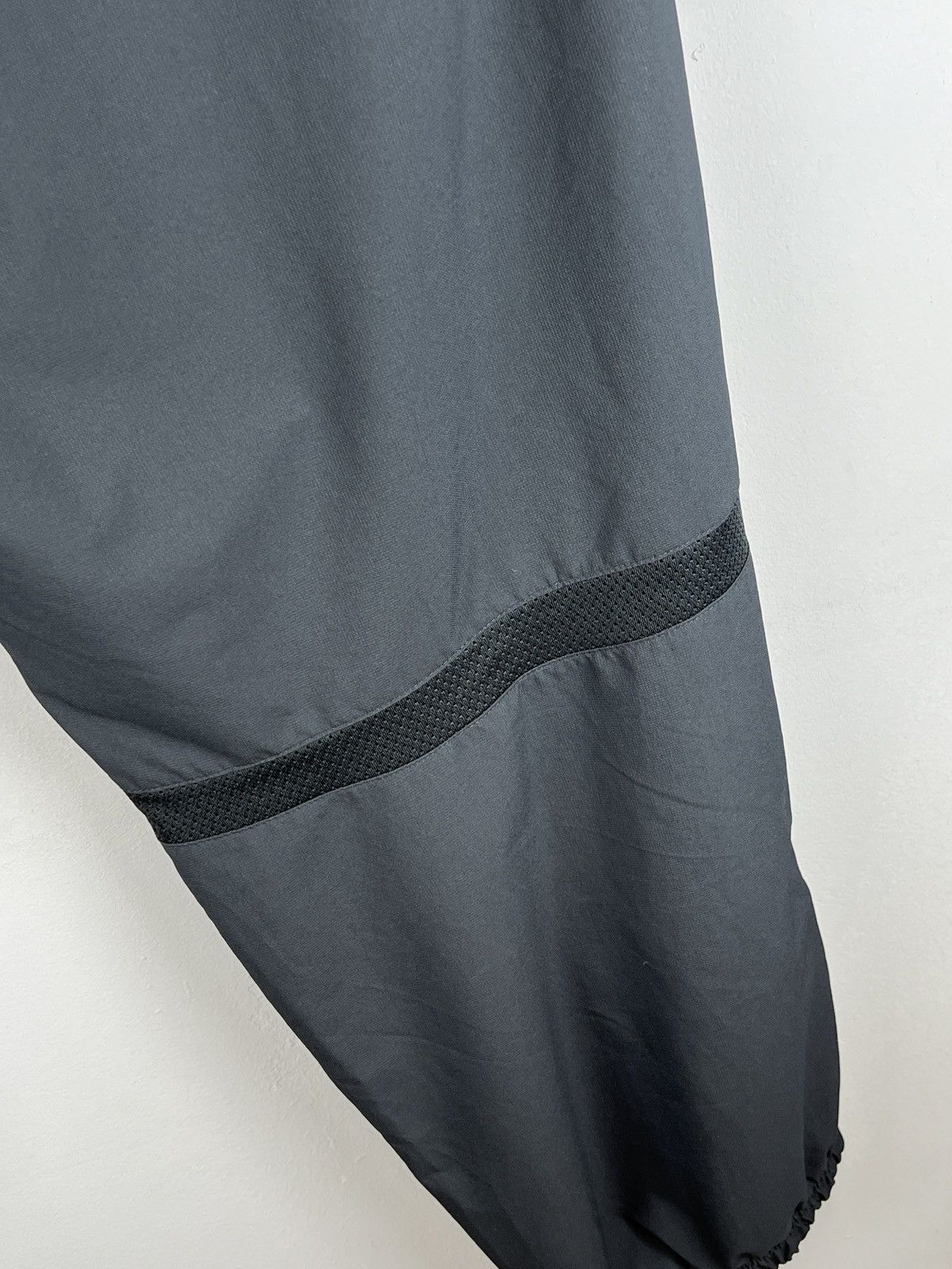 Vintage Vintage NIKE AIR nylon drill pants all black big logo y2k Size US 38 / EU 54 - 15 Thumbnail