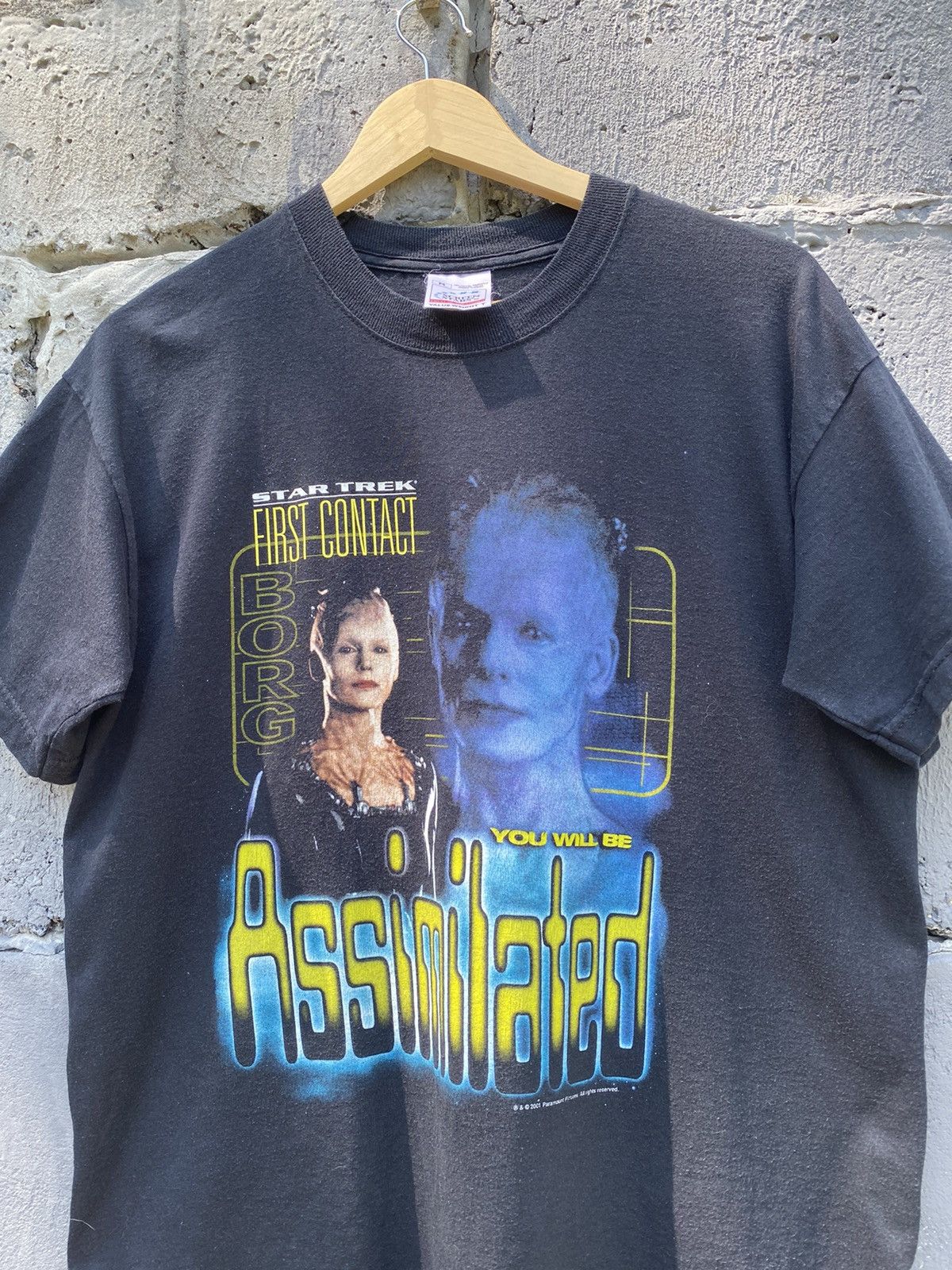Vintage Vintage 2001 Star Trek Voyager Assimilated Tee Size US M / EU 48-50 / 2 - 2 Thumbnail