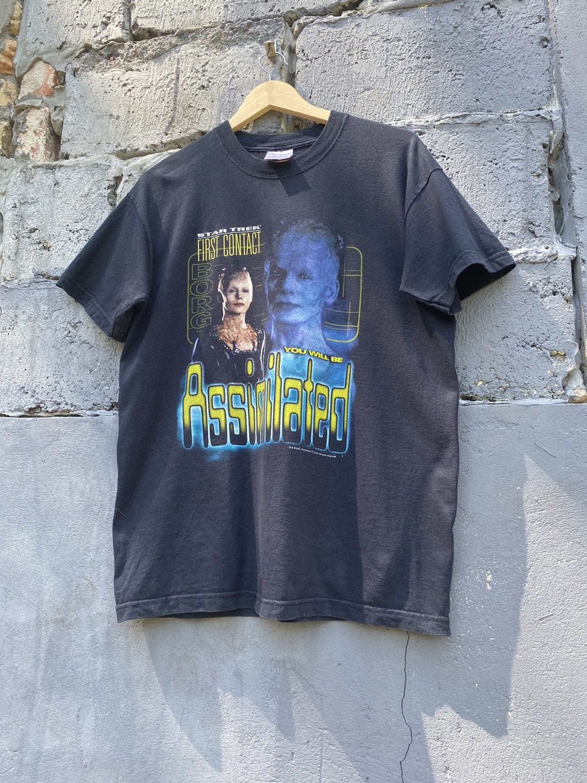 Vintage Vintage 2001 Star Trek Voyager Assimilated Tee Size US M / EU 48-50 / 2 - 3 Thumbnail