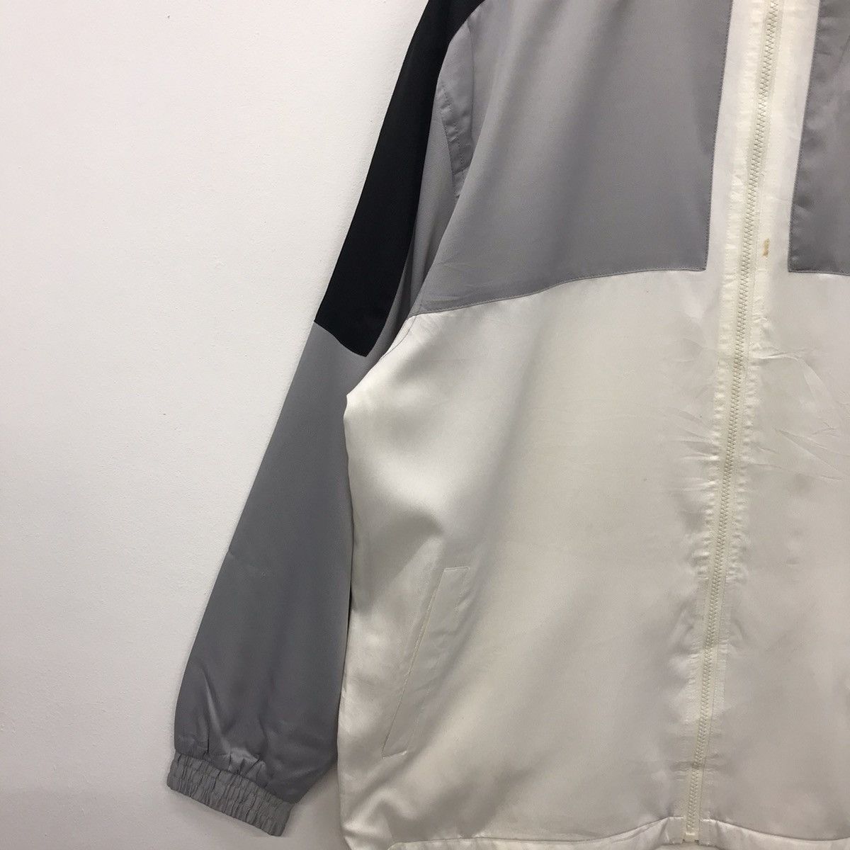 MCM Rare!! MCM Nice Graphic Windbreaker Size US L / EU 52-54 / 3 - 7 Thumbnail