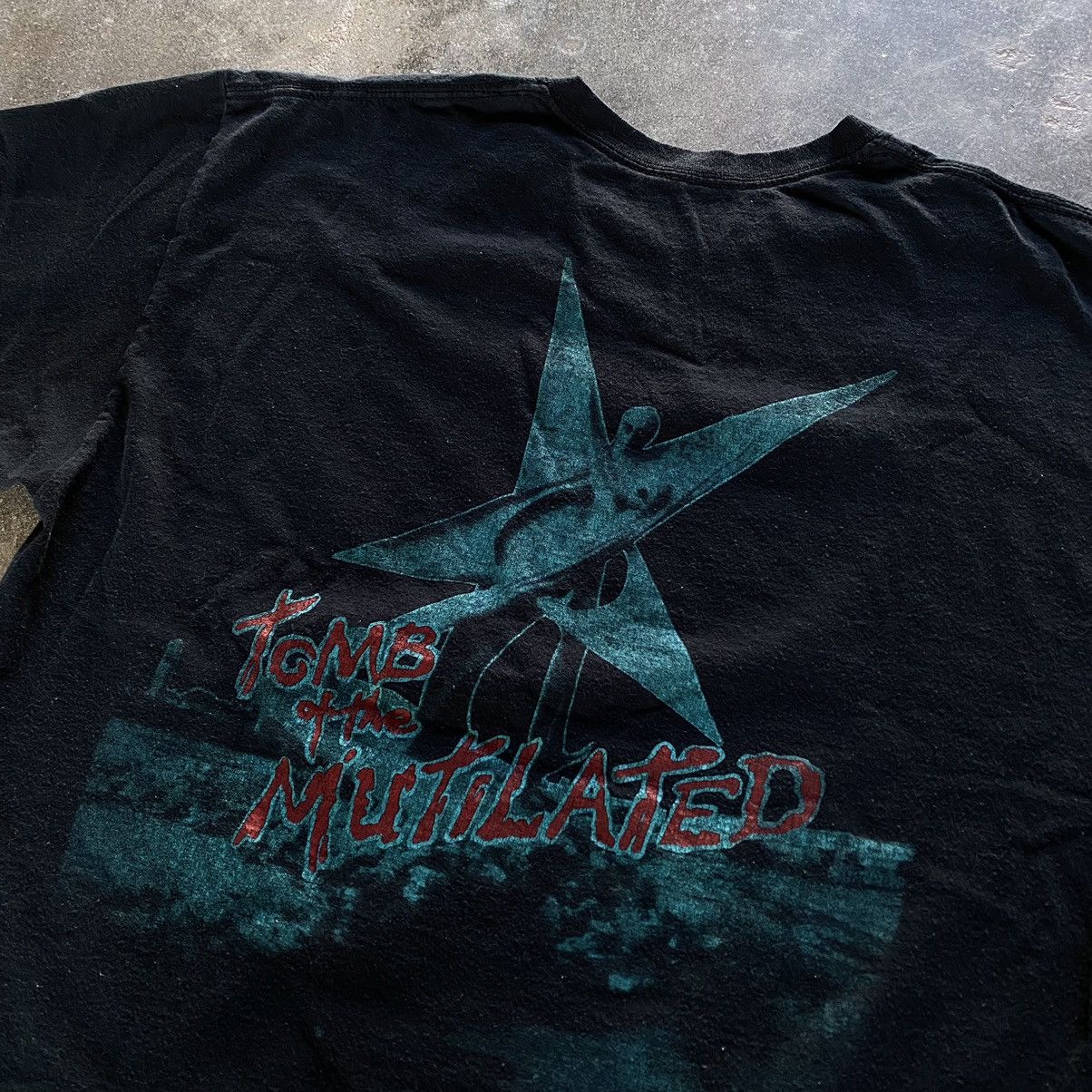Band Tees Cannibal Corpse Tomb Of The Mutilated T-Shirt Size US L / EU 52-54 / 3 - 5 Thumbnail