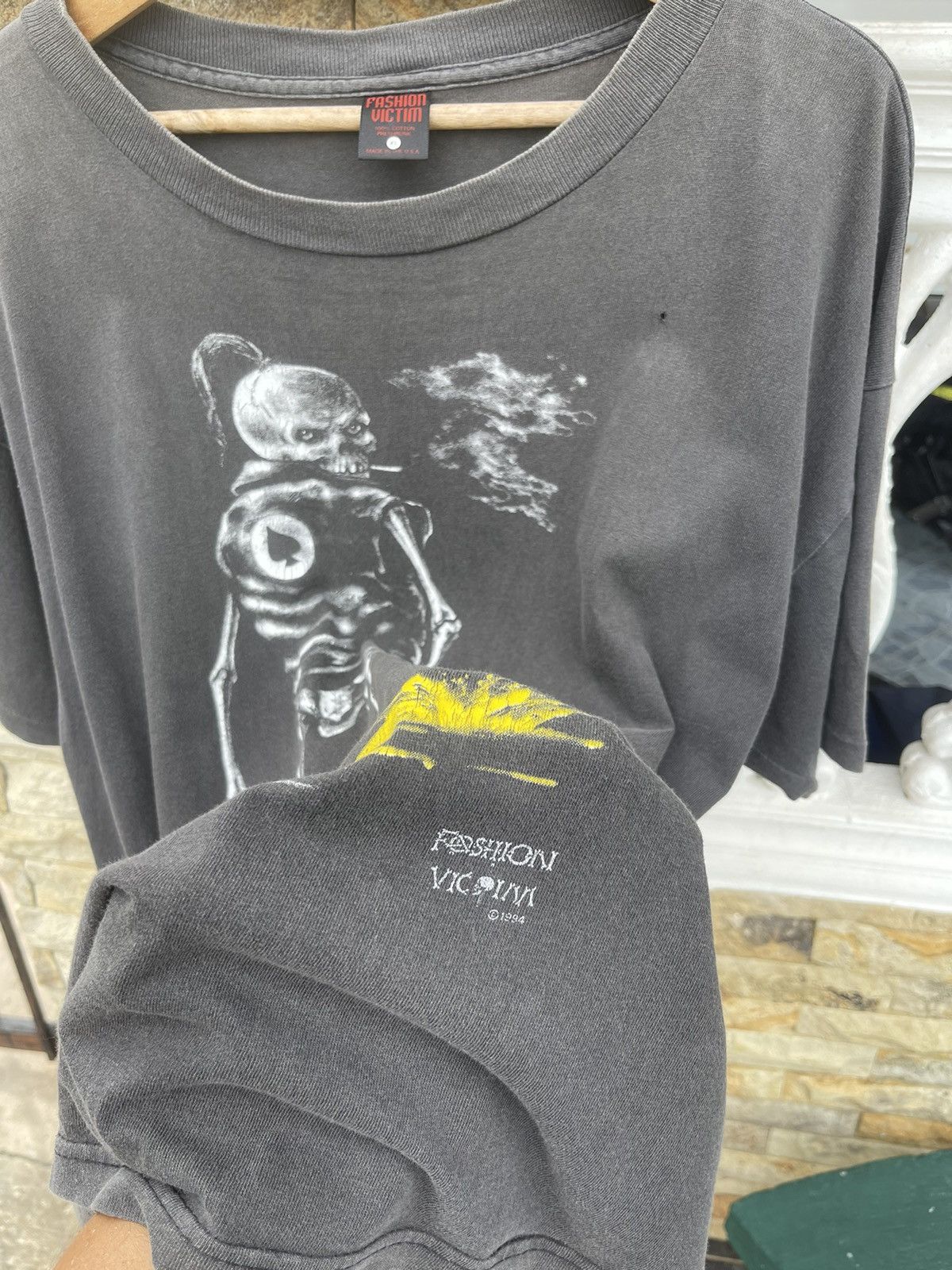 Fashion Victim Rare🔥SUN FADED🔥Vtg 90s FASHION VICTIM Pissing Skeleton Tee Size US XL / EU 56 / 4 - 6 Thumbnail