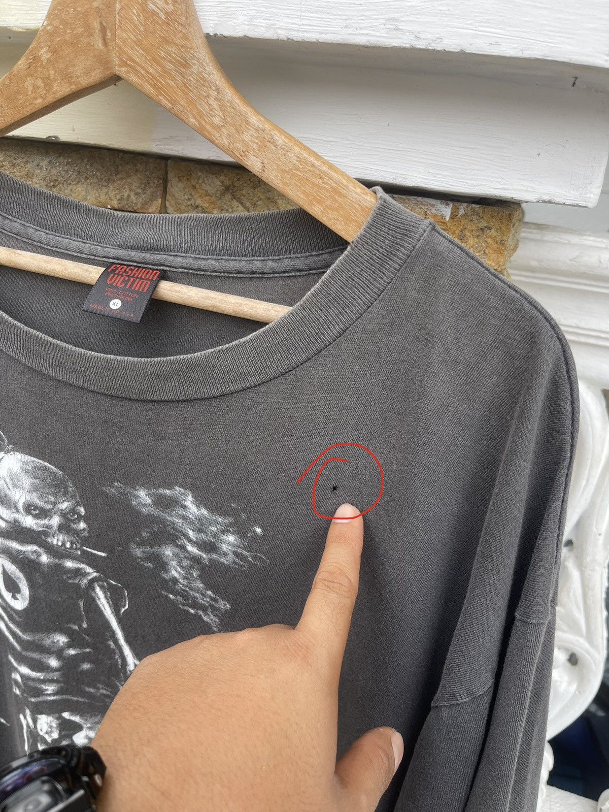 Fashion Victim Rare🔥SUN FADED🔥Vtg 90s FASHION VICTIM Pissing Skeleton Tee Size US XL / EU 56 / 4 - 9 Thumbnail