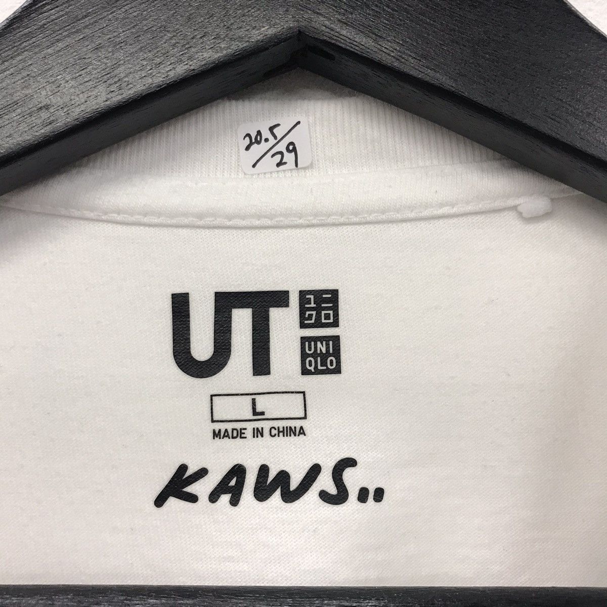 Designer × Kaws × Uniqlo Rare!! Uniqlo x KAWS Flayed Graphic Tee Size US L / EU 52-54 / 3 - 10 Thumbnail