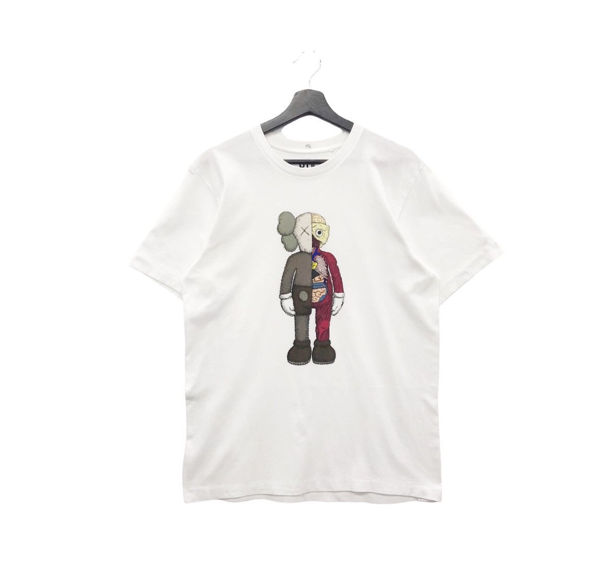 Designer × Kaws × Uniqlo Rare!! Uniqlo x KAWS Flayed Graphic Tee Size US L / EU 52-54 / 3 - 1 Thumbnail