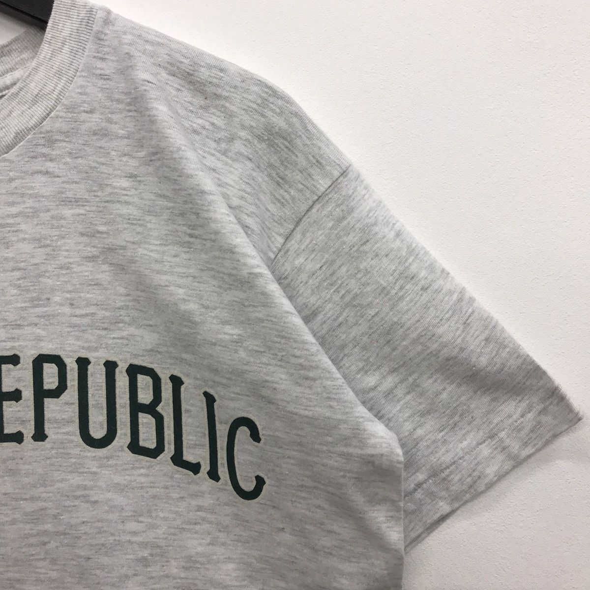 Banana Republic × Vintage Rare!! Vintage Banana Republic Spell Out Tee Size US XS / EU 42 / 0 - 4 Thumbnail
