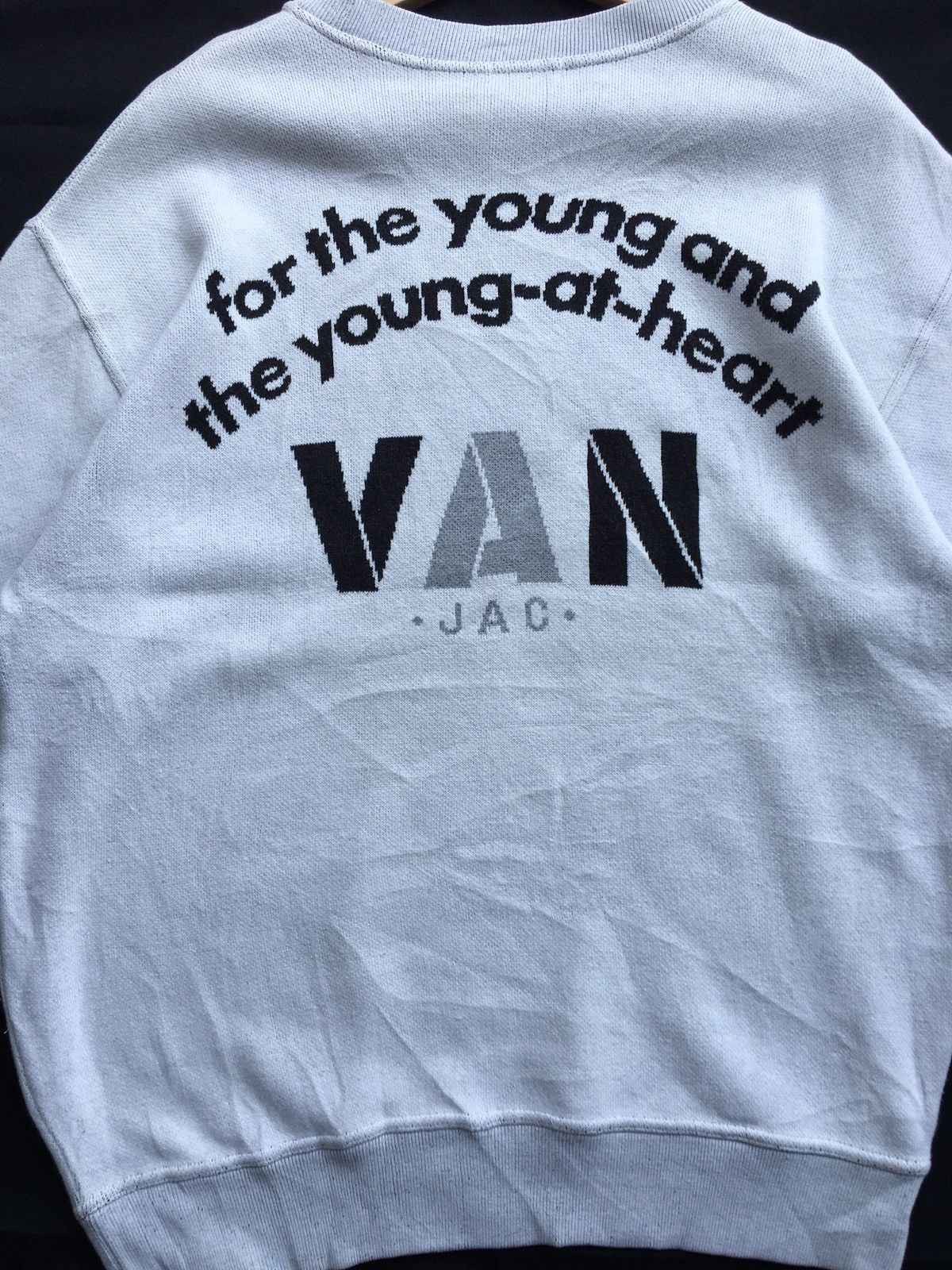 Japanese Brand Vintage 90s Van Jac Spell Out Embroidery Sweatshirt Size US L / EU 52-54 / 3 - 6 Thumbnail