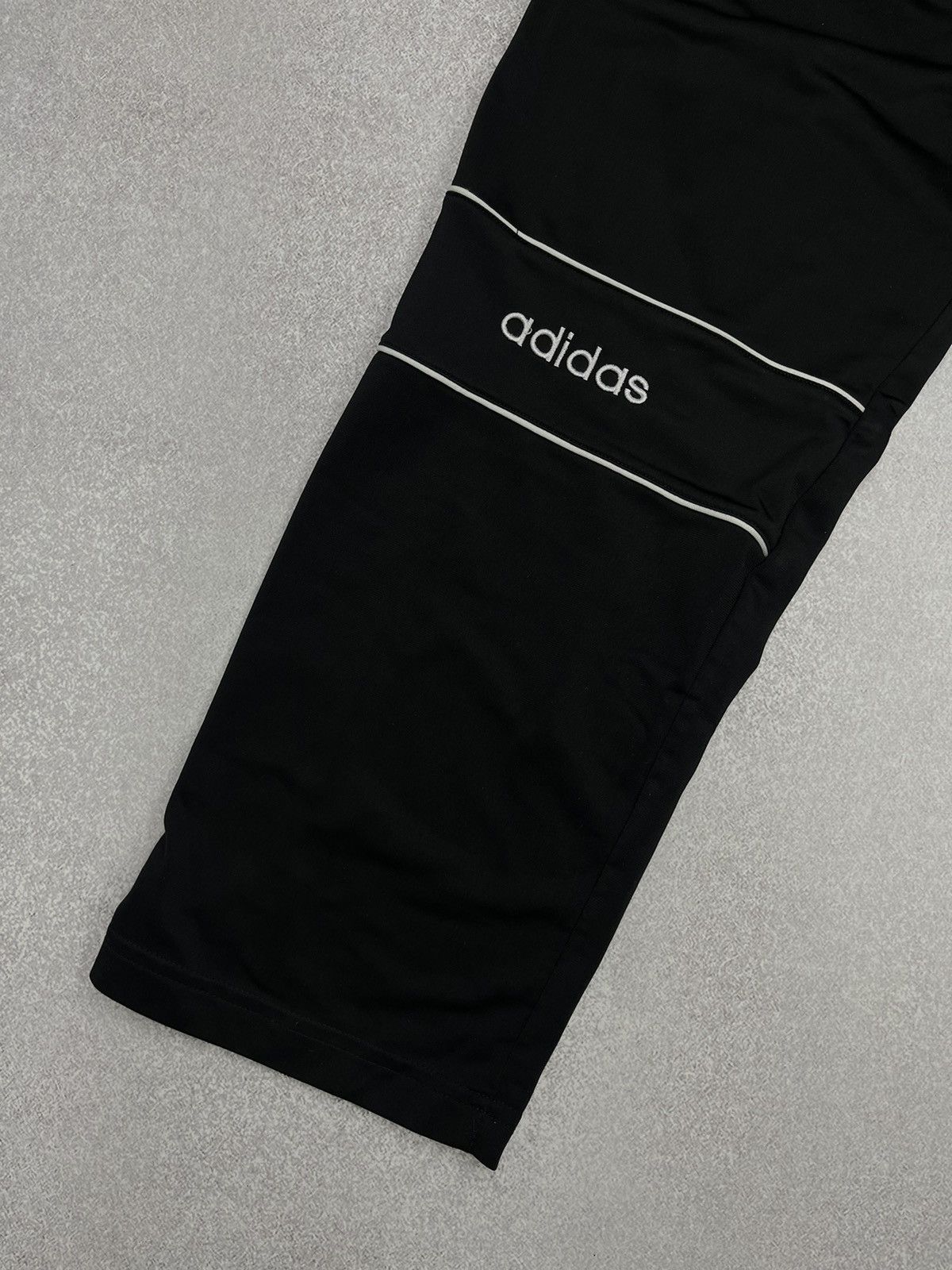Adidas Vintage Adidas Sweatpants Joggers Three Stripes Y2K Size US 34 / EU 50 - 5 Thumbnail