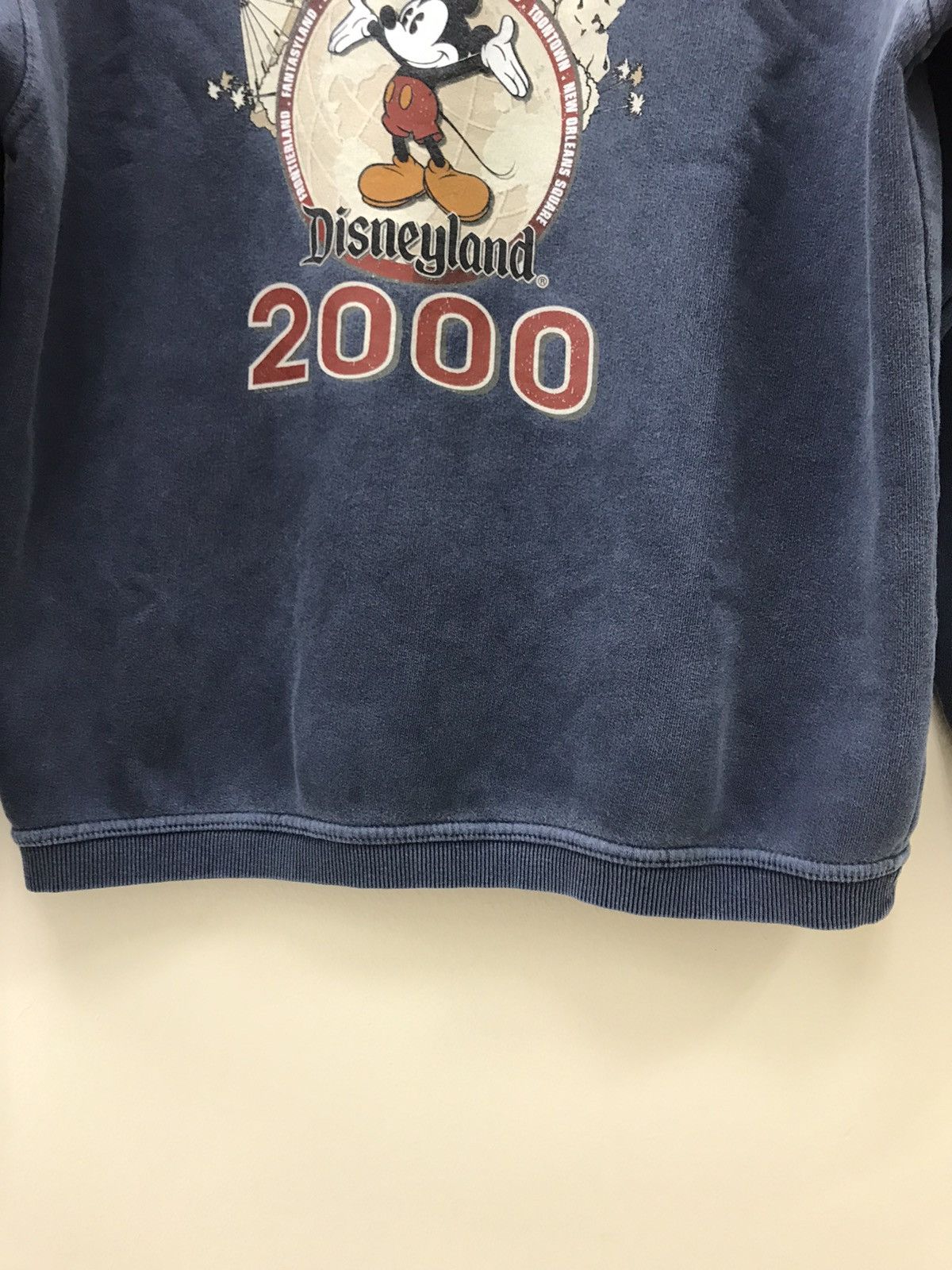 Disney Disneyland 2000 Sweatshirt Size US L / EU 52-54 / 3 - 14 Thumbnail