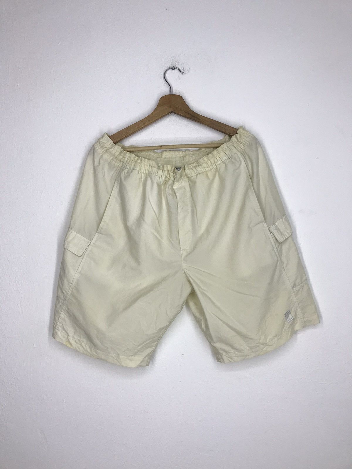 Nike Vintage Nike Tennis Court Short Pants Nike Court Size US 34 / EU 50 - 1 Thumbnail