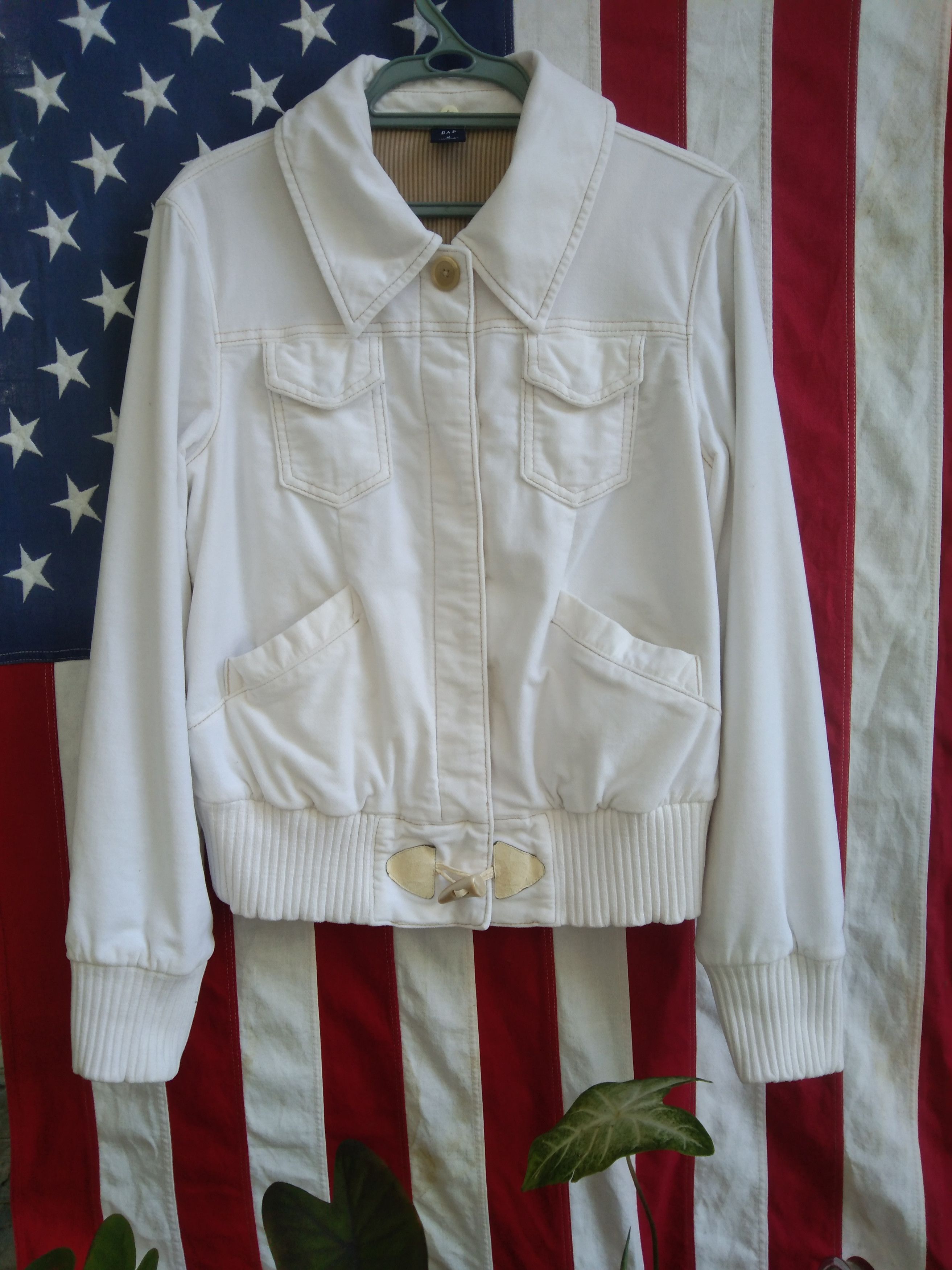 image of Gap Women's Outdoor Jacket in White (Size Small)