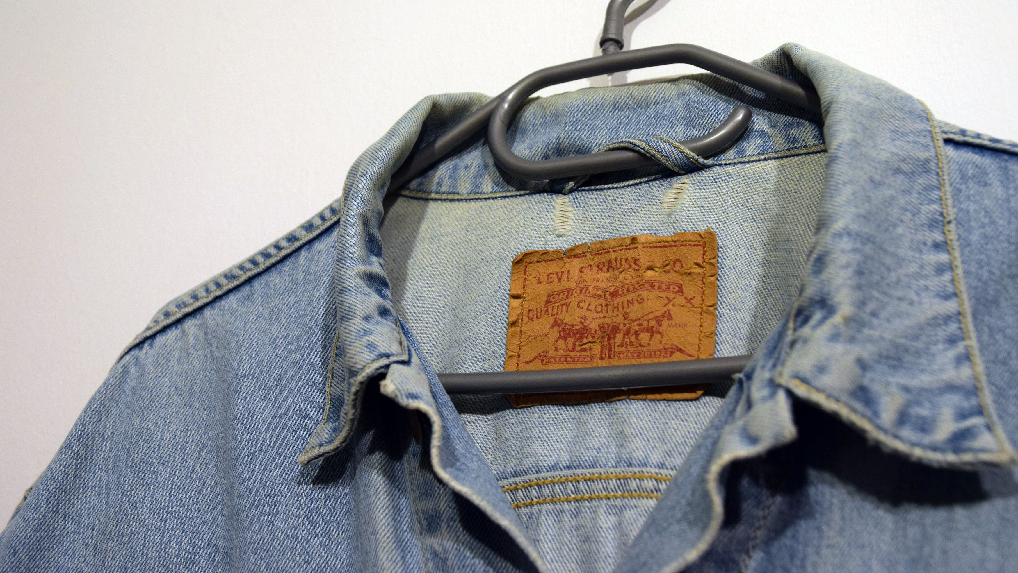 Levi's × Levi's Vintage Clothing × Vintage 1991 Washed Indigo Red Tab Levi’s Jeans Jacket XL Size US XL / EU 56 / 4 - 2 Thumbnail
