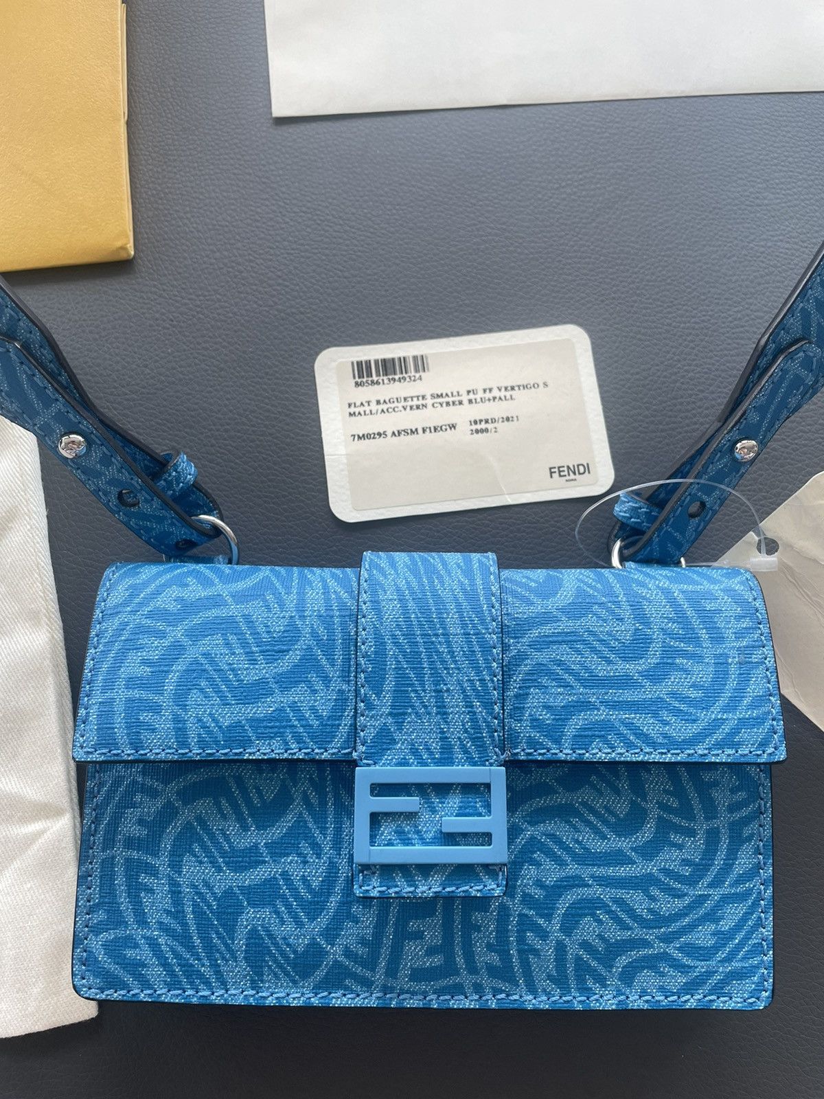 Fendi Rare Super Runway Brand New Iconic Men’s Baguette Mini Bag Size ONE SIZE - 24 Thumbnail