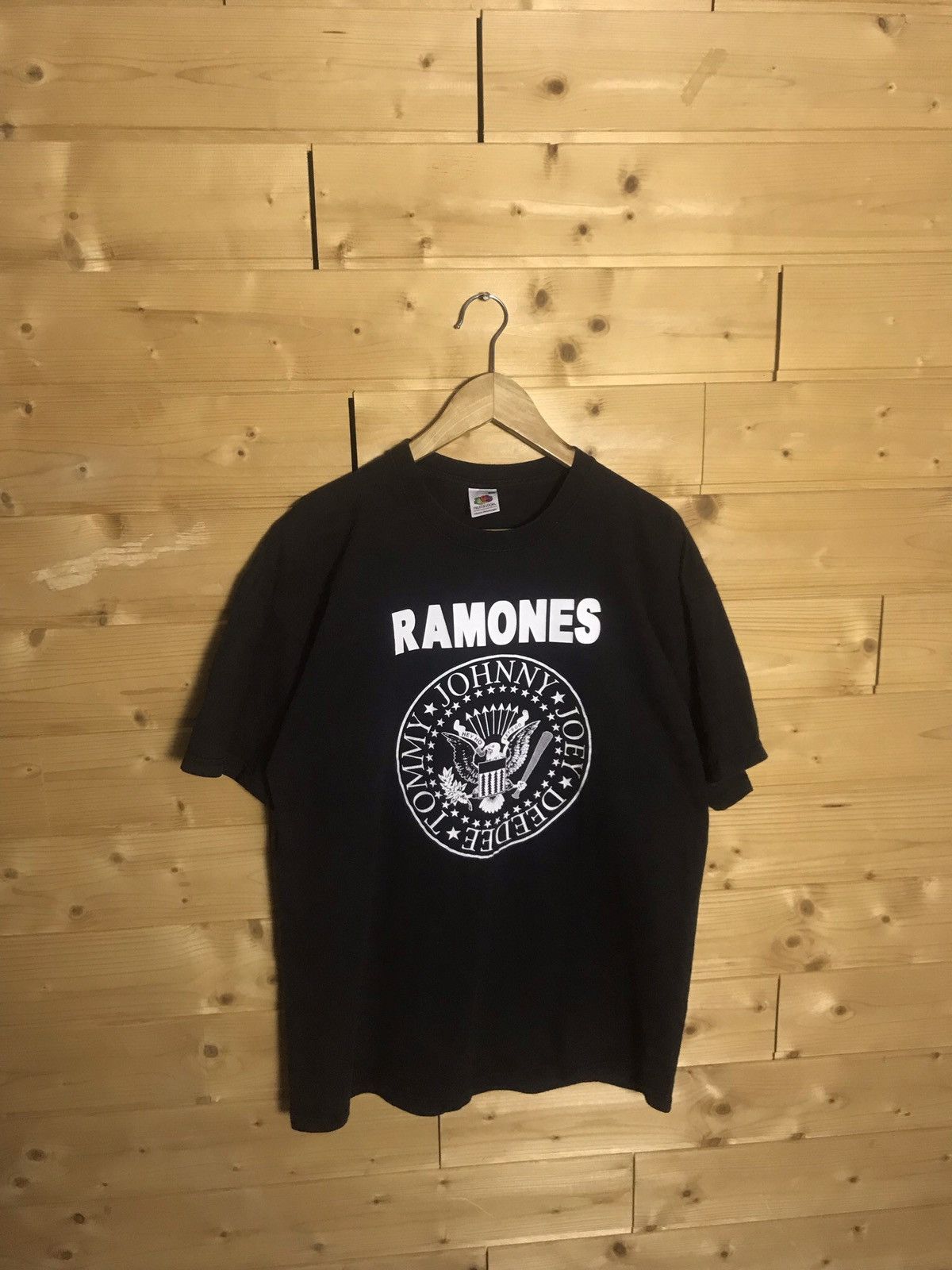 Band Tees Vintage Ramones band t-shirt Size US XL / EU 56 / 4 - 2 Thumbnail
