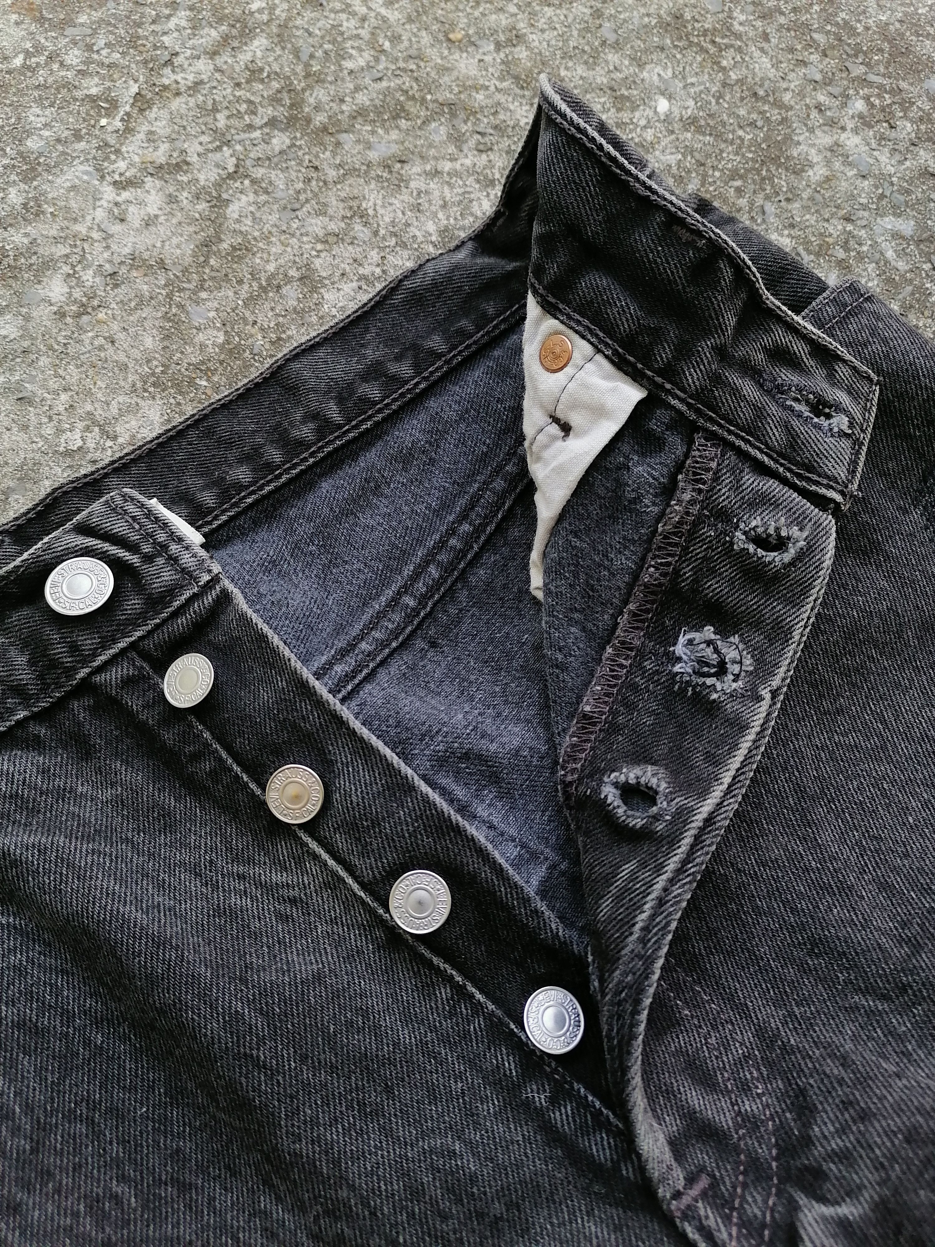 Levi's × Levi's Vintage Clothing × Vintage 501 Levi's Strauss Fly Button Black Denim Jeans Size US 31 - 3 Thumbnail
