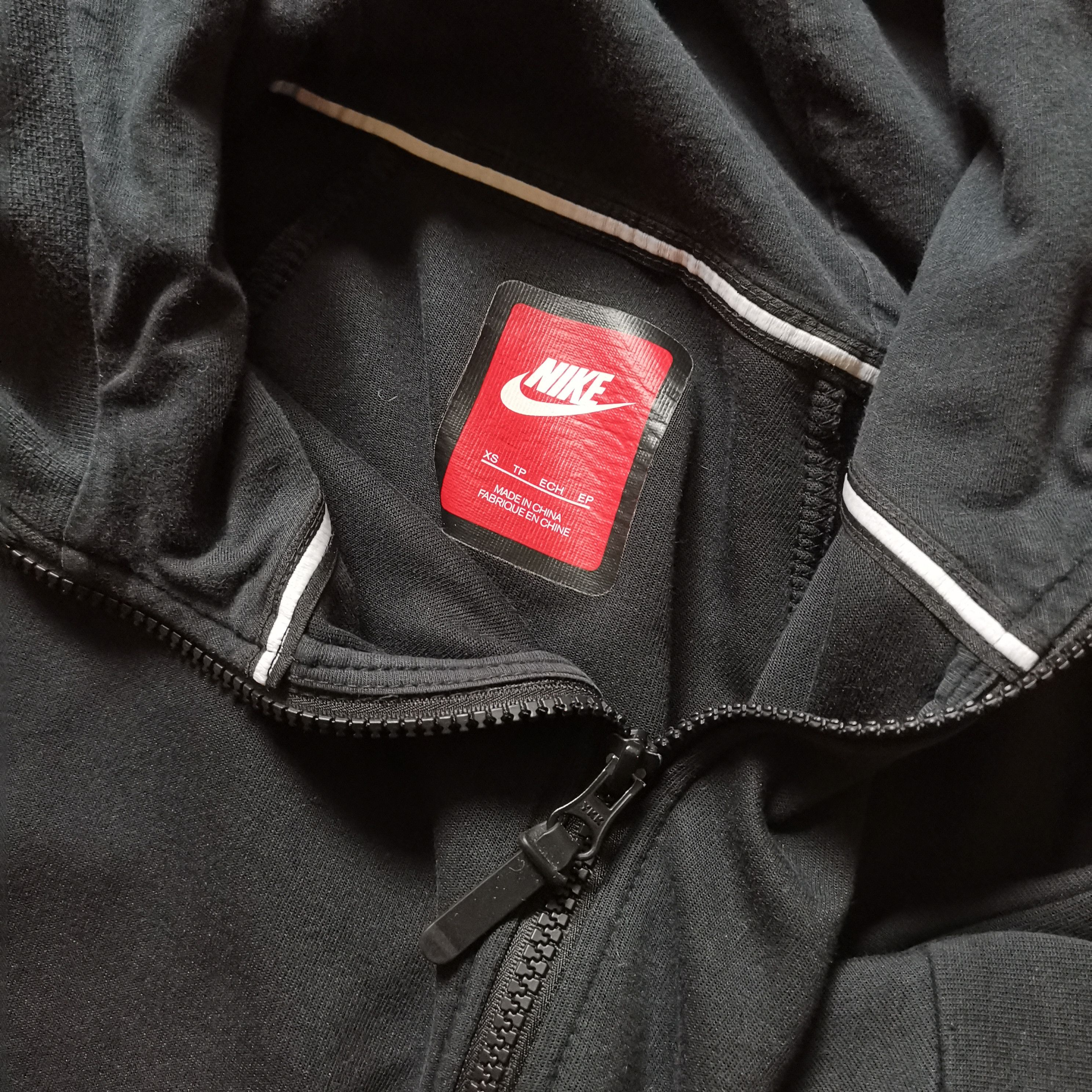Nike Nike W NSW TCH FLC CAPE FZ KNT 811710-010 Size XS / US 0-2 / IT 36-38 - 9 Thumbnail
