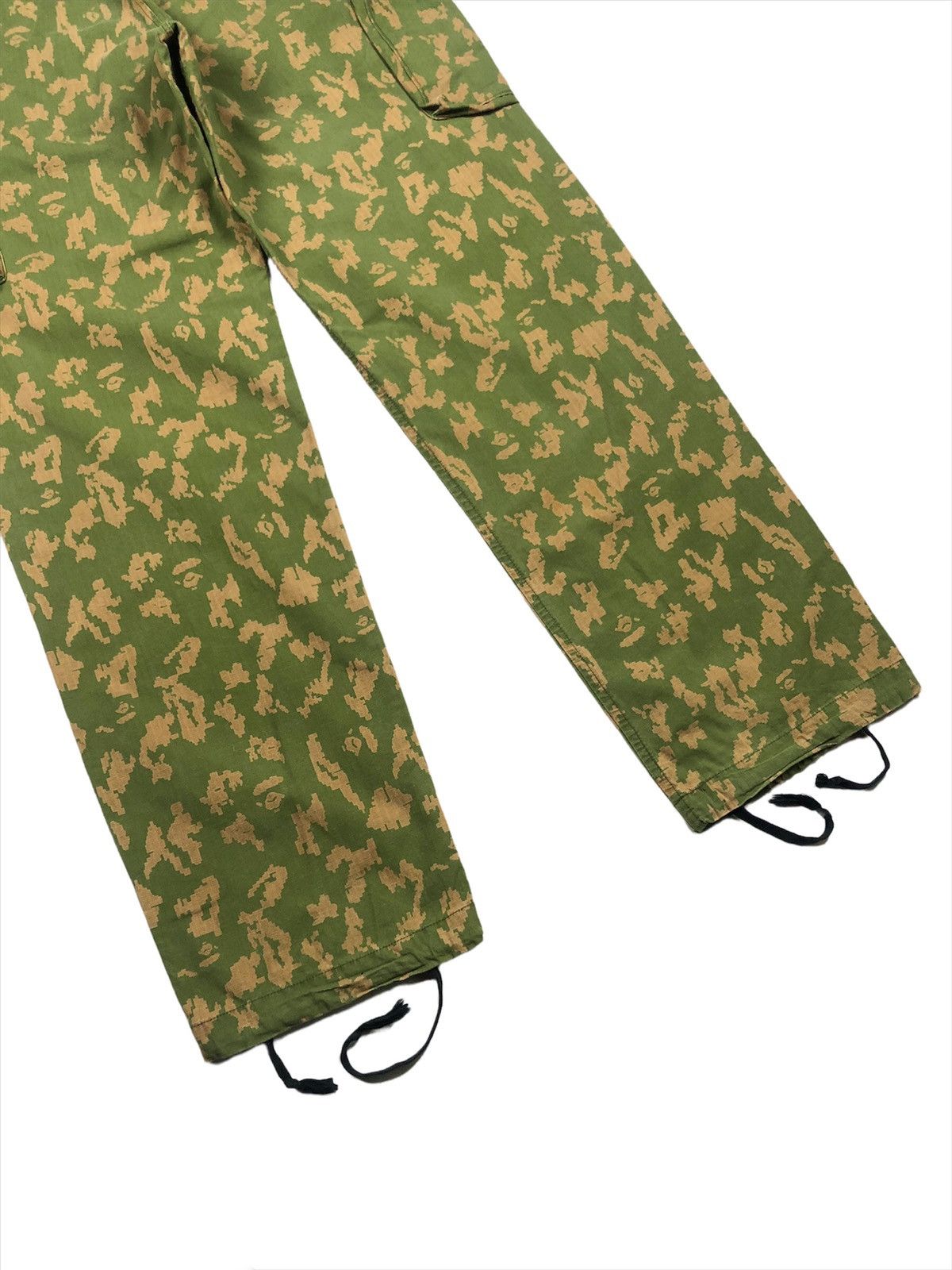 Bape × Wtaps 1997 Wtaps x Bape Digital Camo Cargo Pants Size US 32 / EU 48 - 6 Thumbnail