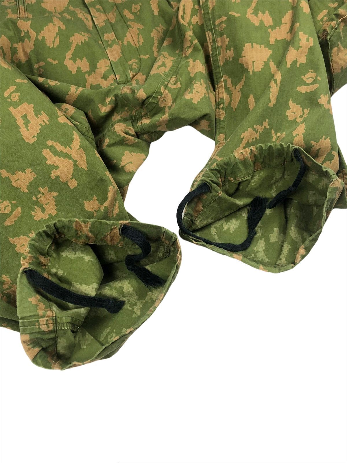 Bape × Wtaps 1997 Wtaps x Bape Digital Camo Cargo Pants Size US 32 / EU 48 - 10 Thumbnail